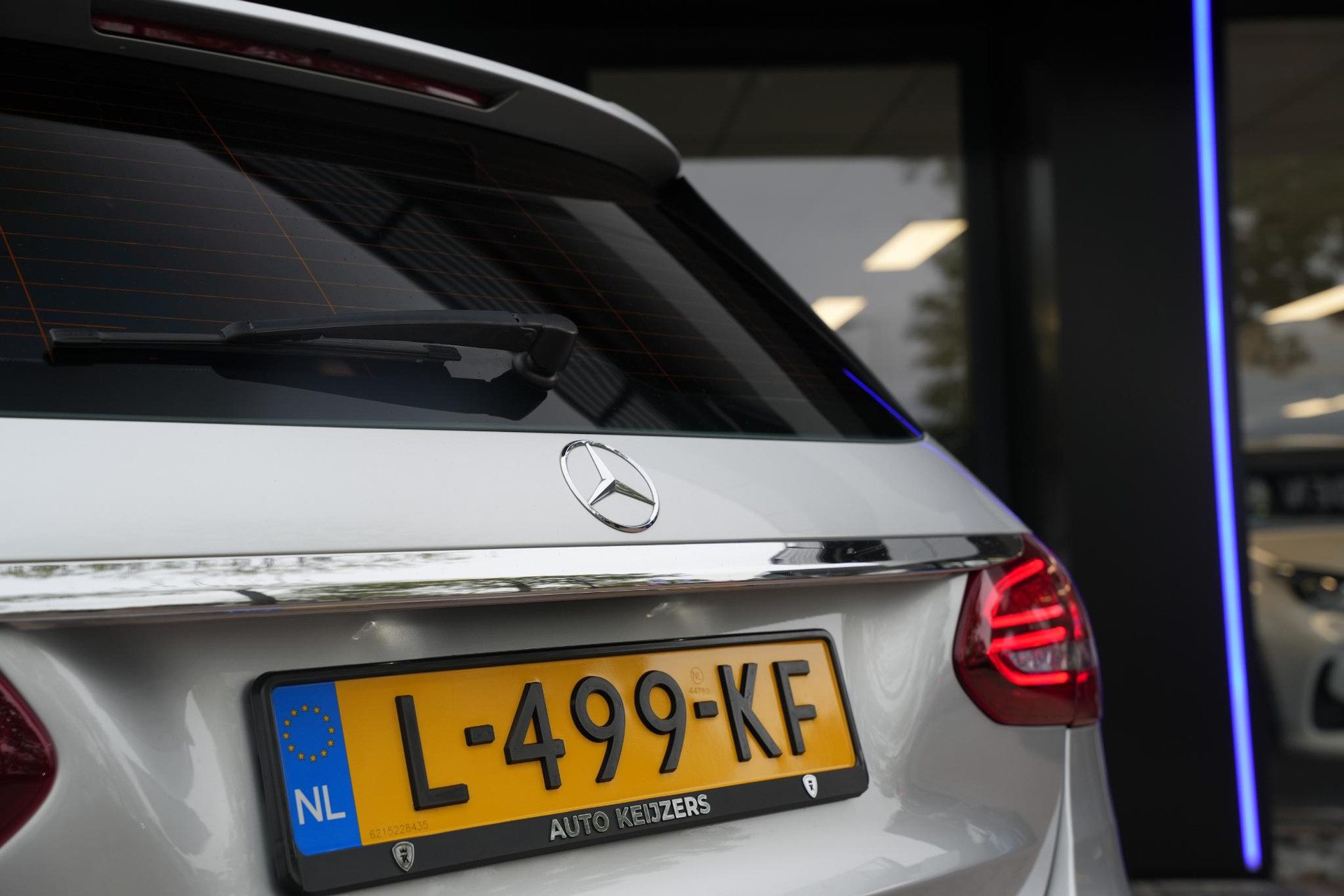 Mercedes-Benz C-Klasse Estate 200 Prestige 2016 IRIDIUM SILVER - METALLIC FINISH (775U) 19