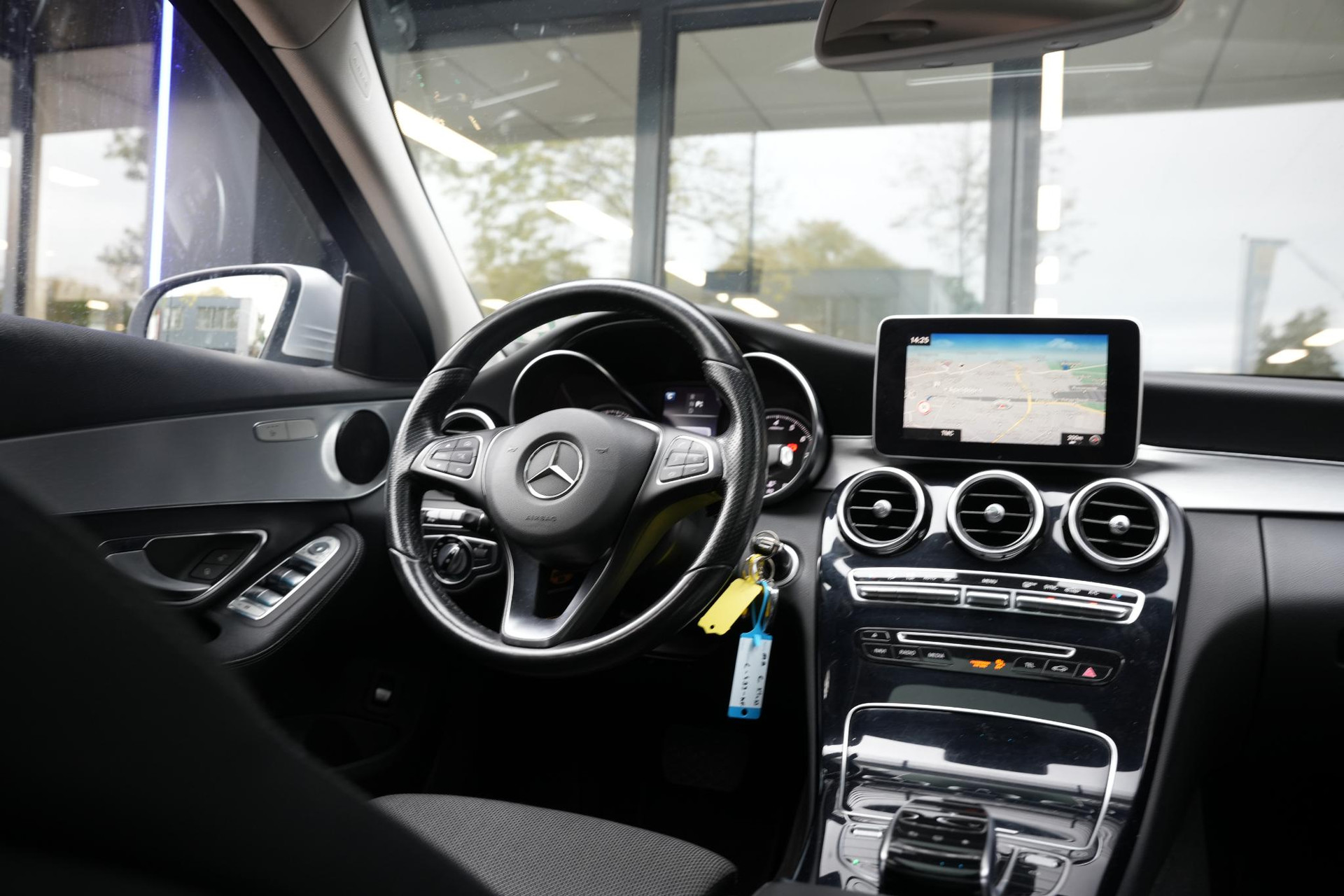 Mercedes-Benz C-Klasse Estate 200 Prestige 2016 IRIDIUM SILVER - METALLIC FINISH (775U) 22