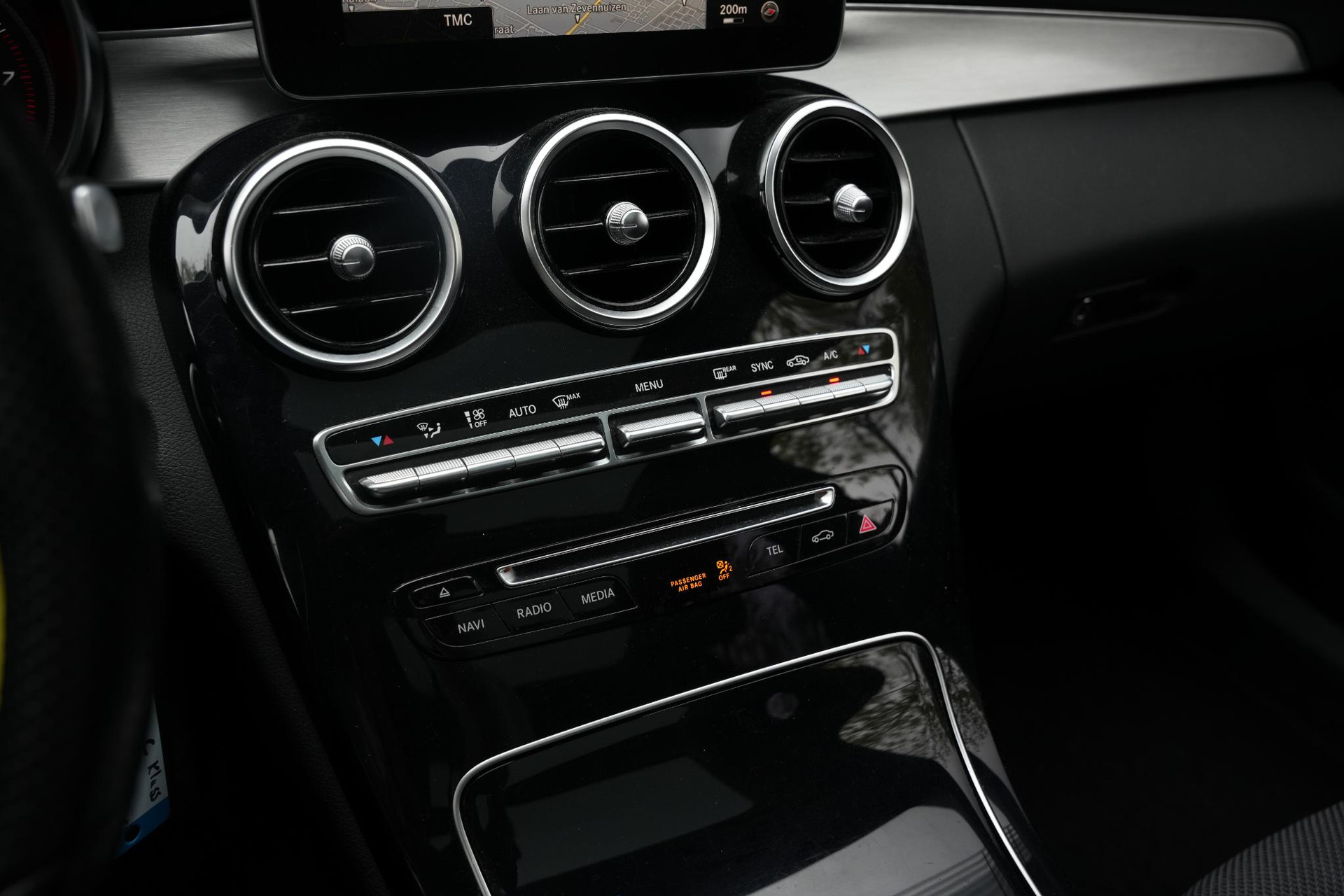 Mercedes-Benz C-Klasse Estate 200 Prestige 2016 IRIDIUM SILVER - METALLIC FINISH (775U) 29