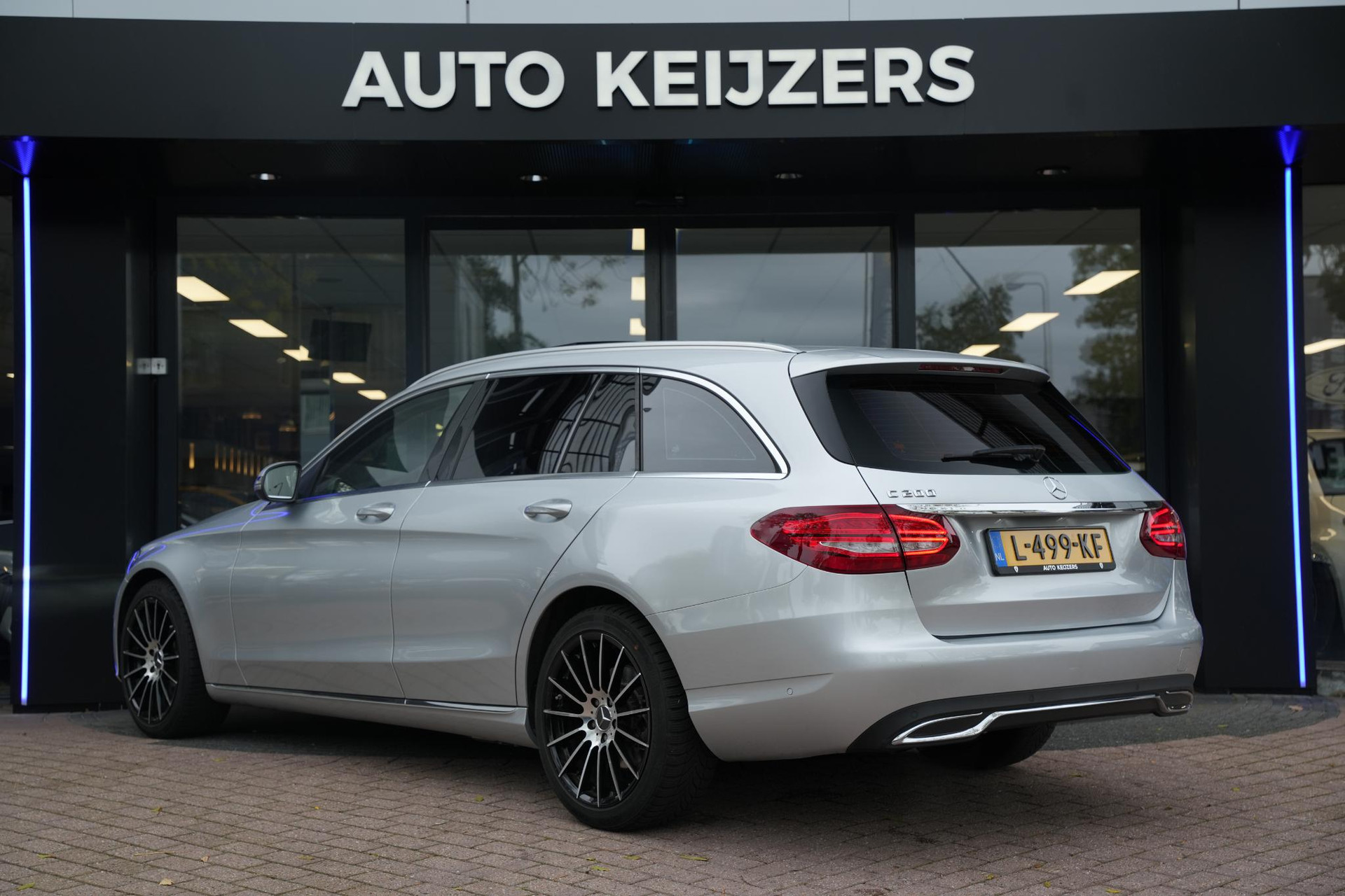 Mercedes-Benz C-Klasse Estate 200 Prestige 2016 IRIDIUM SILVER - METALLIC FINISH (775U) 9
