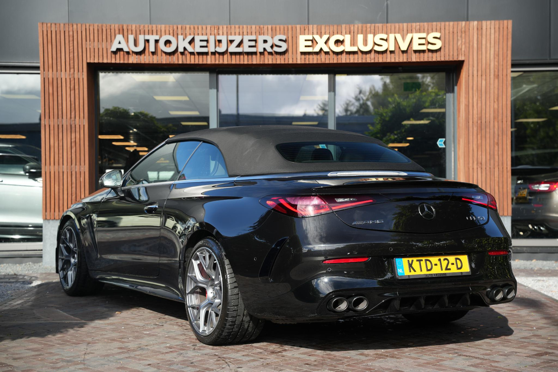 Mercedes-Benz CLE Cabriolet AMG 53 4MATIC+ 2025 Obsidian black - metallic finish (197U) 13