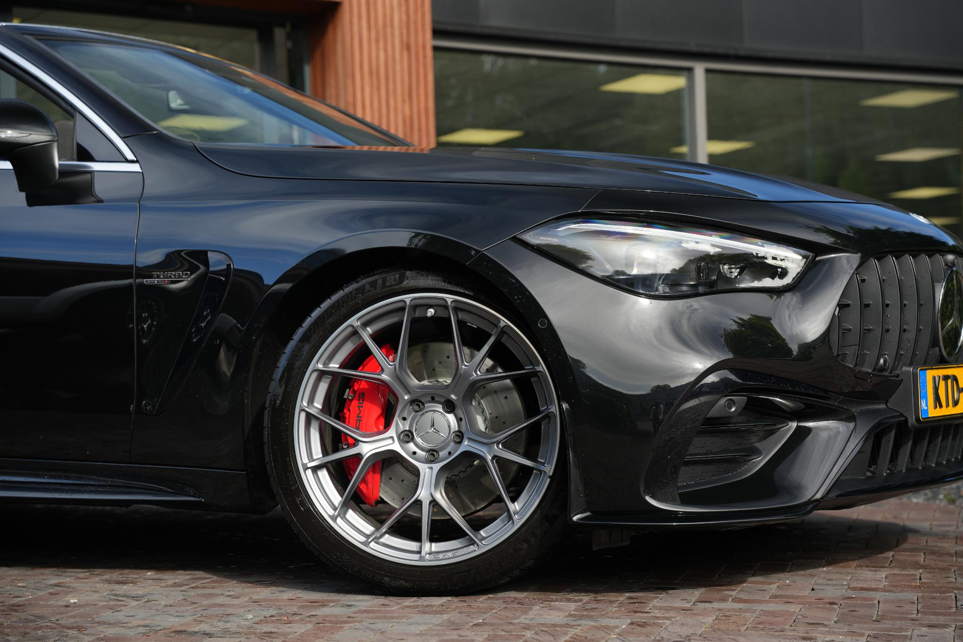 Mercedes-Benz CLE Cabriolet AMG 53 4MATIC+ 2025 Obsidian black - metallic finish (197U) 18