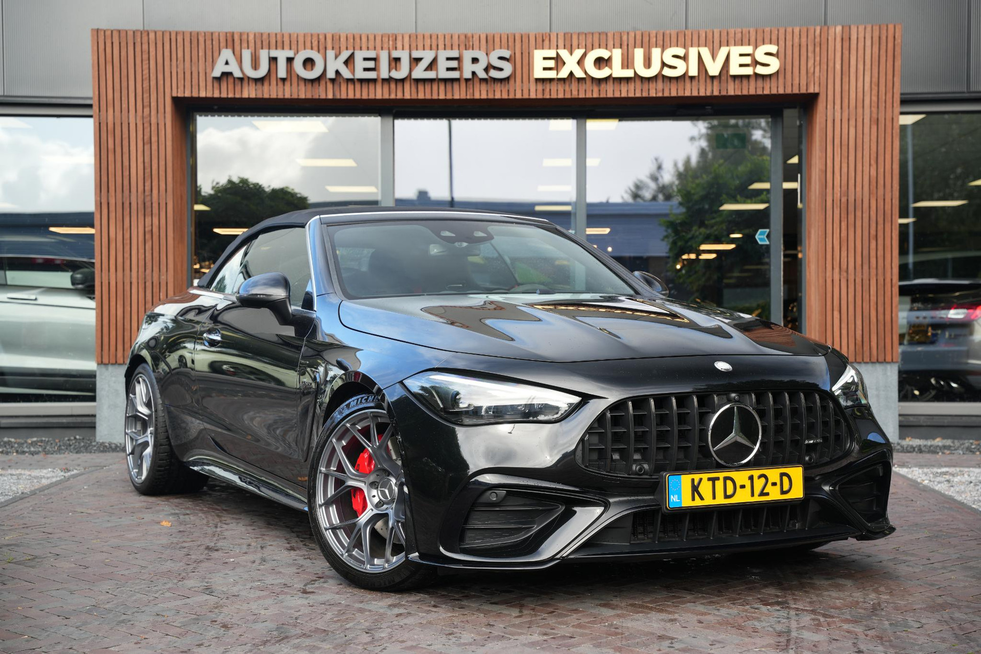 Mercedes-Benz CLE Cabriolet AMG 53 4MATIC+ 2025 Obsidian black - metallic finish (197U) 3