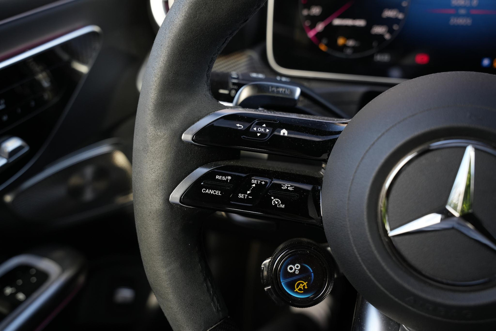Mercedes-Benz CLE Cabriolet AMG 53 4MATIC+ 2025 Obsidian black - metallic finish (197U) 43