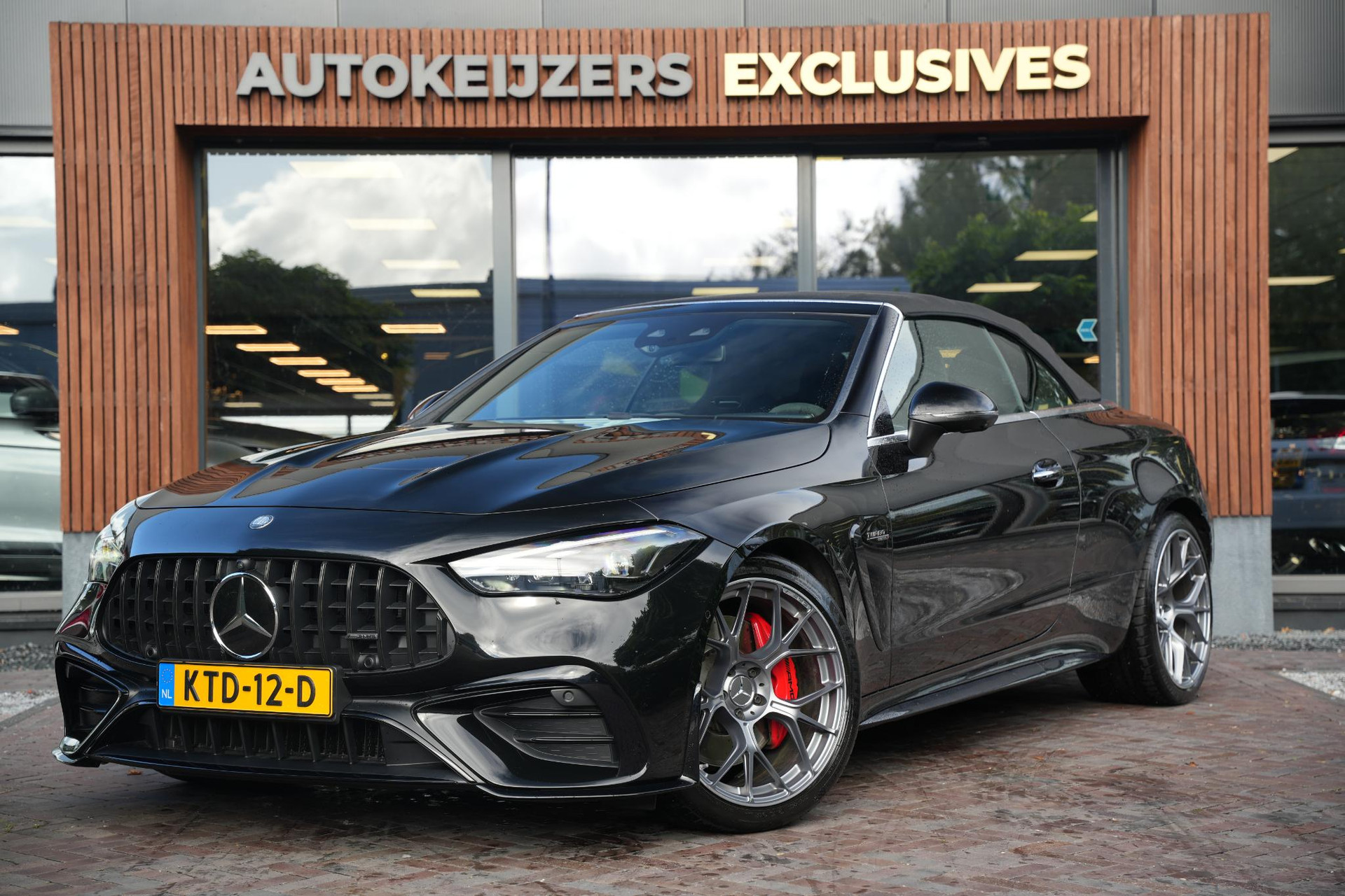 Mercedes-Benz CLE Cabriolet AMG 53 4MATIC+ 2025 Obsidian black - metallic finish (197U) 7