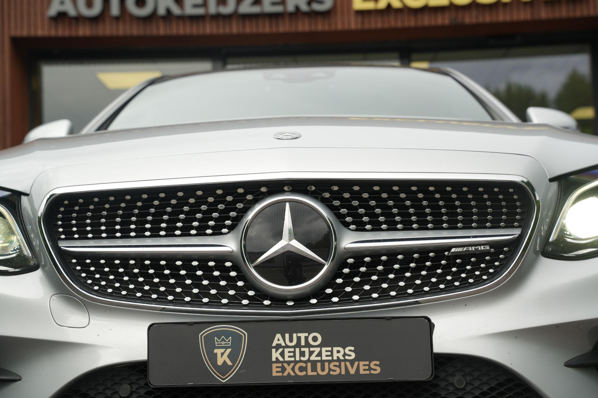Mercedes-Benz E-Klasse 400 4Matic Premium Plus AMG 2017 IRIDIUM SILVER - METALLIC FINISH (775U) 16