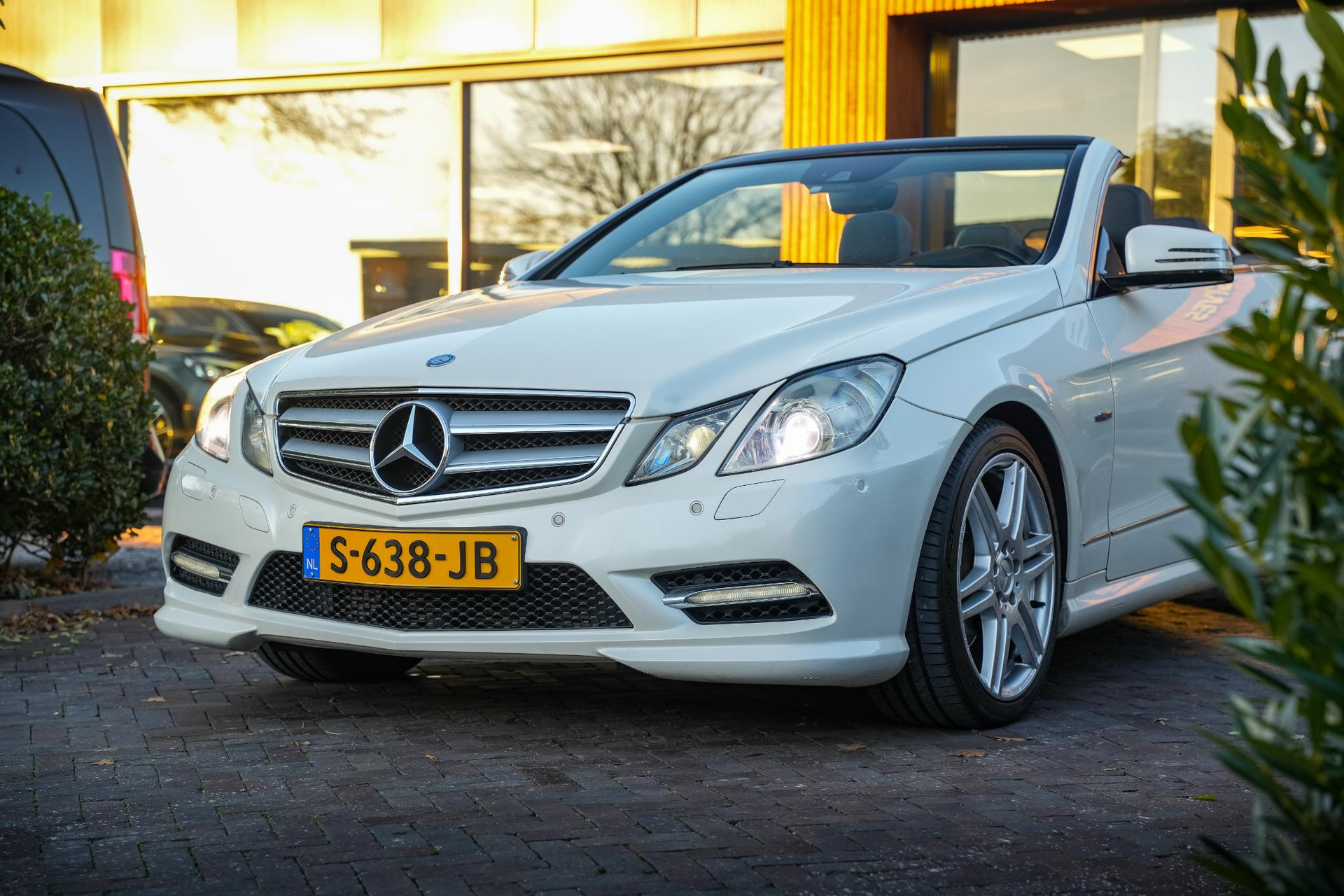 Mercedes-Benz E-Klasse Cabrio 250 CGI Elegance 2012 DIAMOND WHITE - METALLIC PAINT (799U) 13