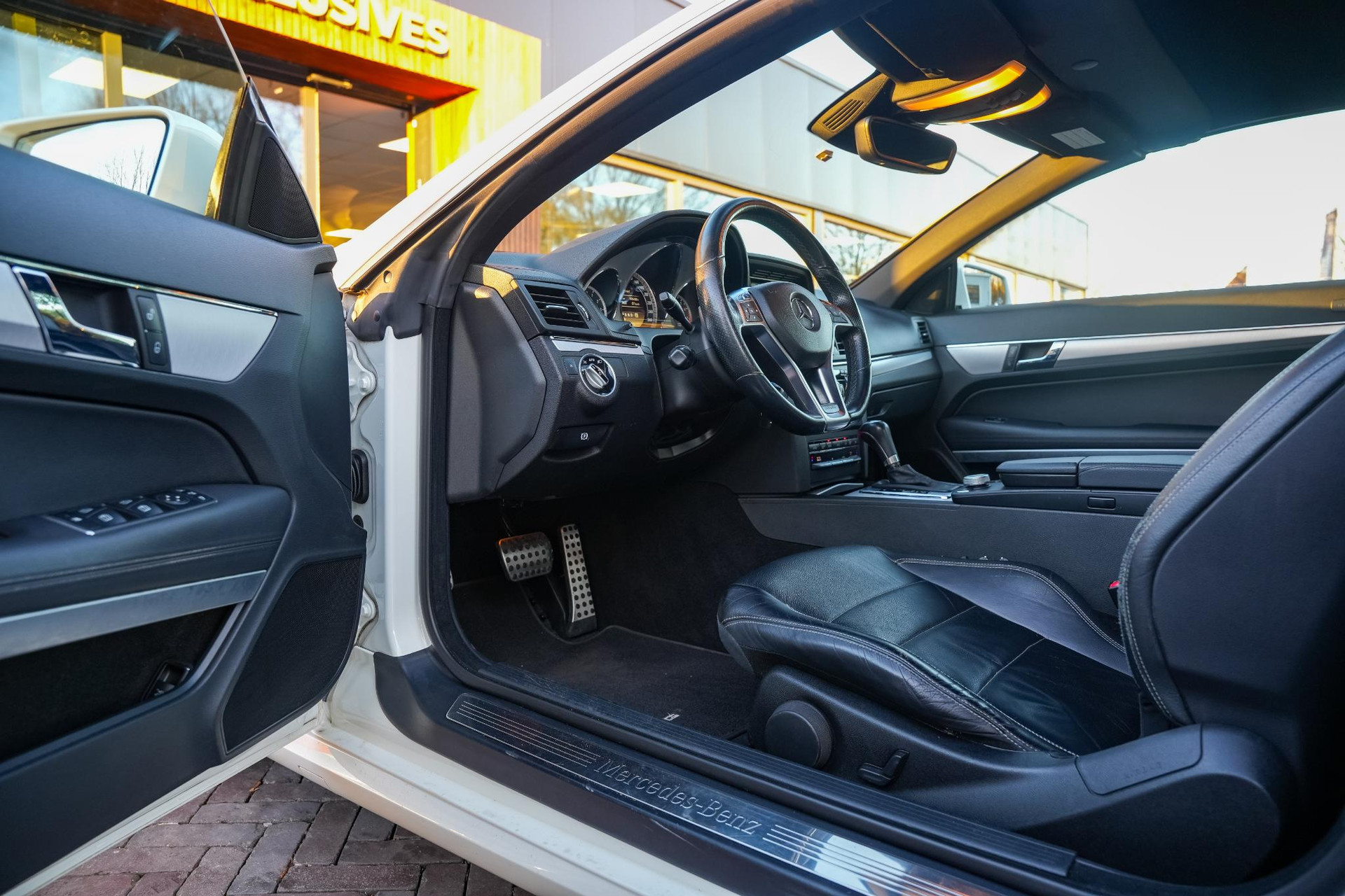 Mercedes-Benz E-Klasse Cabrio 250 CGI Elegance 2012 DIAMOND WHITE - METALLIC PAINT (799U) 2