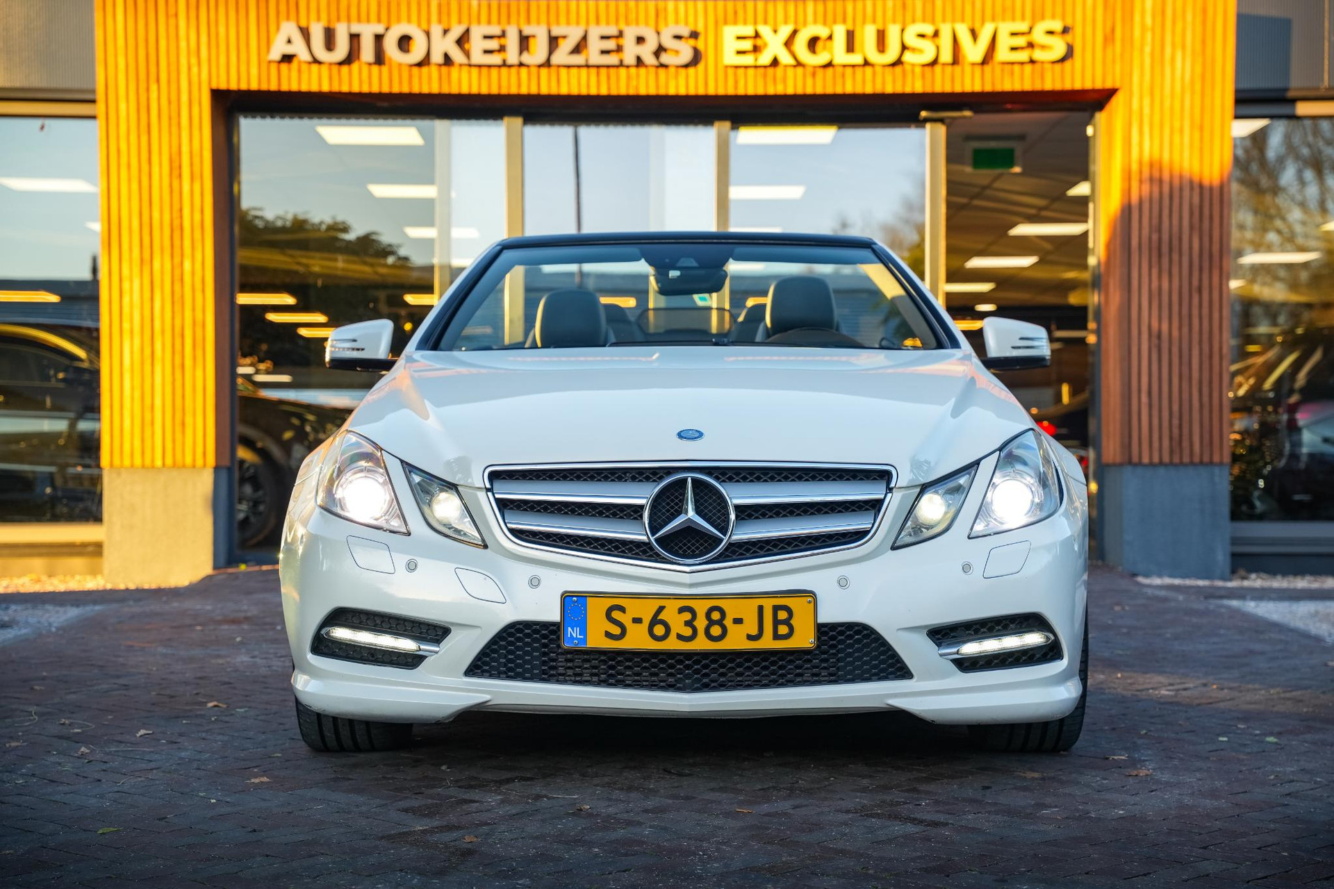 Mercedes-Benz E-Klasse Cabrio 250 CGI Elegance 2012 DIAMOND WHITE - METALLIC PAINT (799U) 3