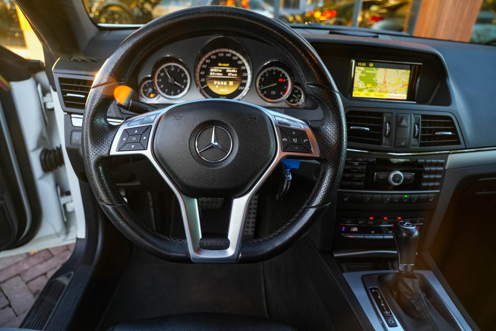 Mercedes-Benz E-Klasse Cabrio 250 CGI Elegance 2012 DIAMOND WHITE - METALLIC PAINT (799U) 6