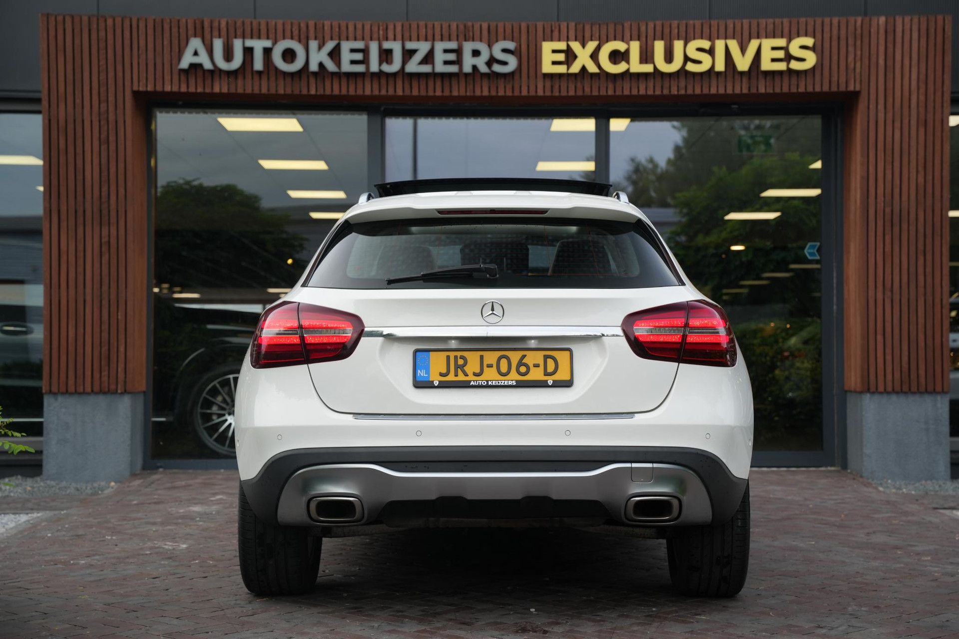 Mercedes-Benz GLA 180 Business Solution 2019 POLAR WHITE - STANDARD FINISH (149U) 11
