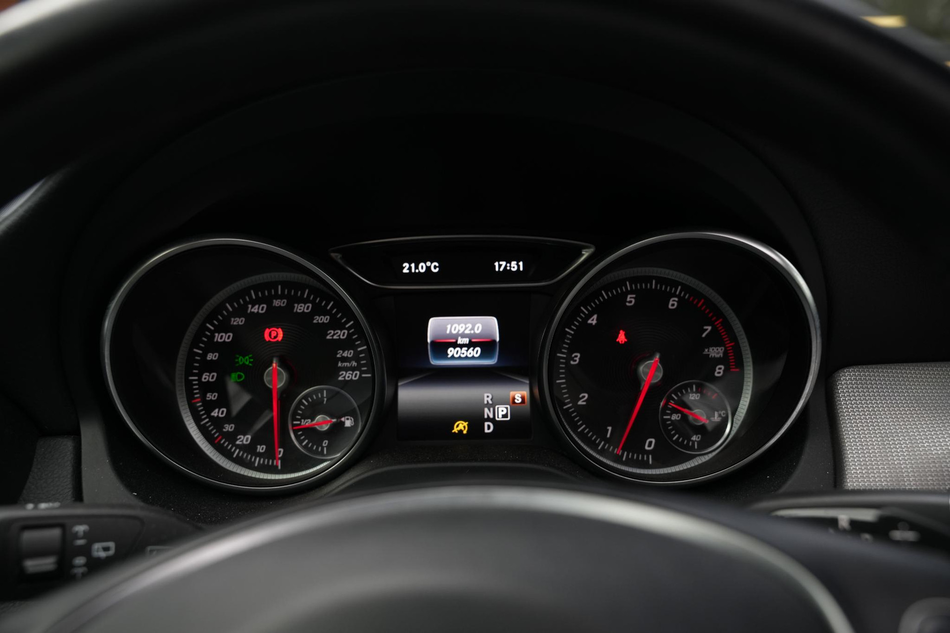 Mercedes-Benz GLA 180 Business Solution 2019 POLAR WHITE - STANDARD FINISH (149U) 13