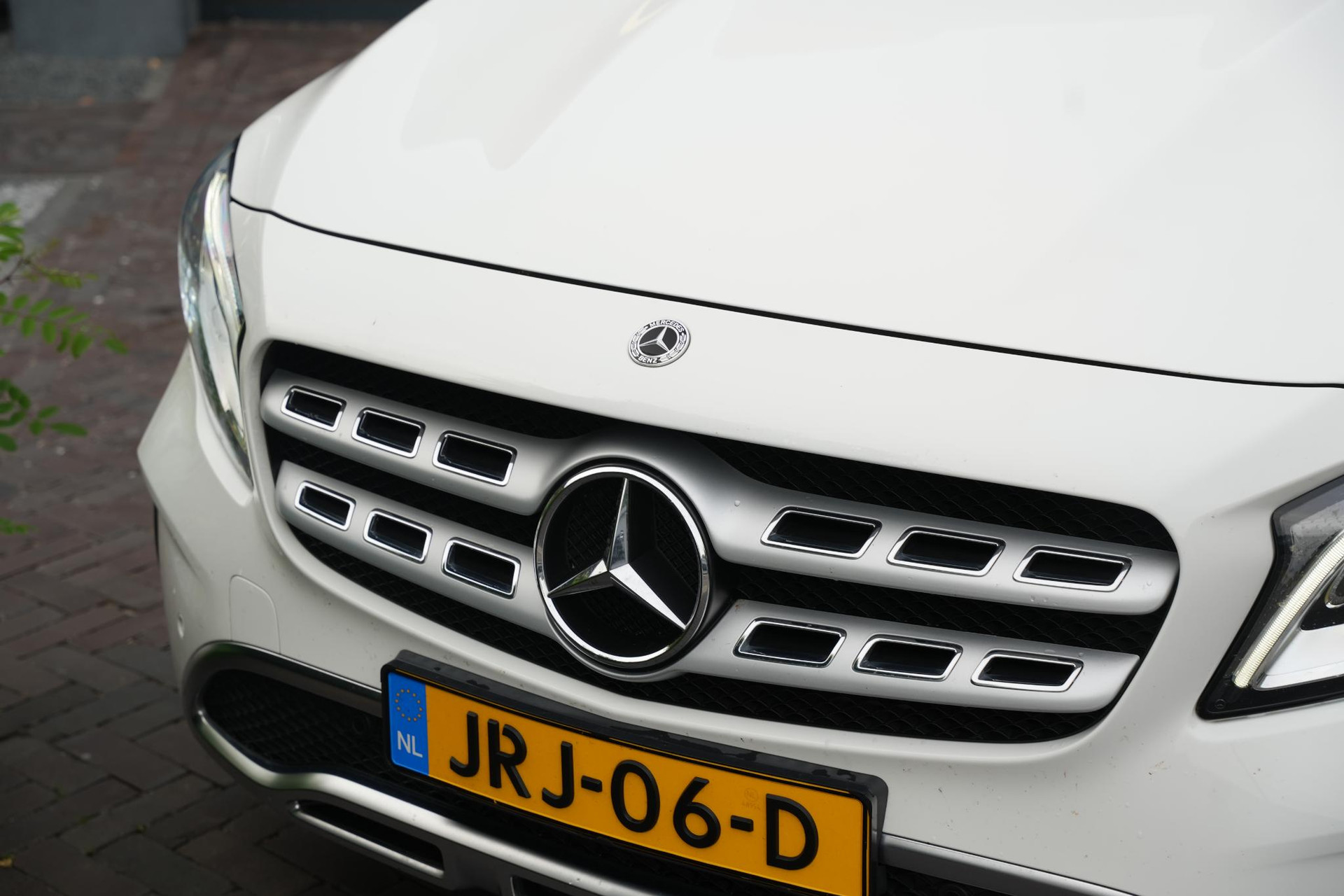 Mercedes-Benz GLA 180 Business Solution 2019 POLAR WHITE - STANDARD FINISH (149U) 18