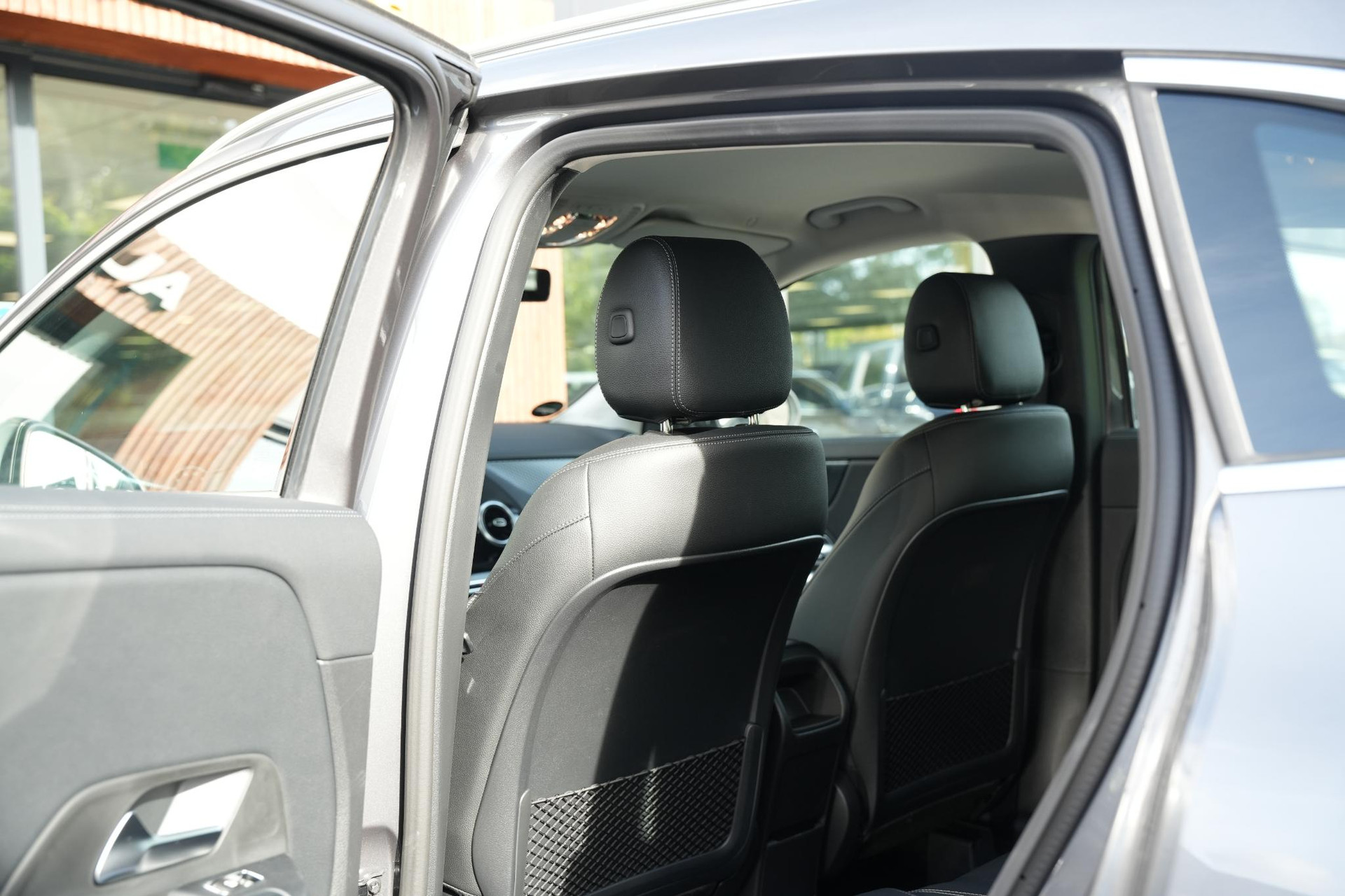 Mercedes-Benz GLA 180 Business Solution Luxury 2026 Mountain gray - metallic finish (787U) 26