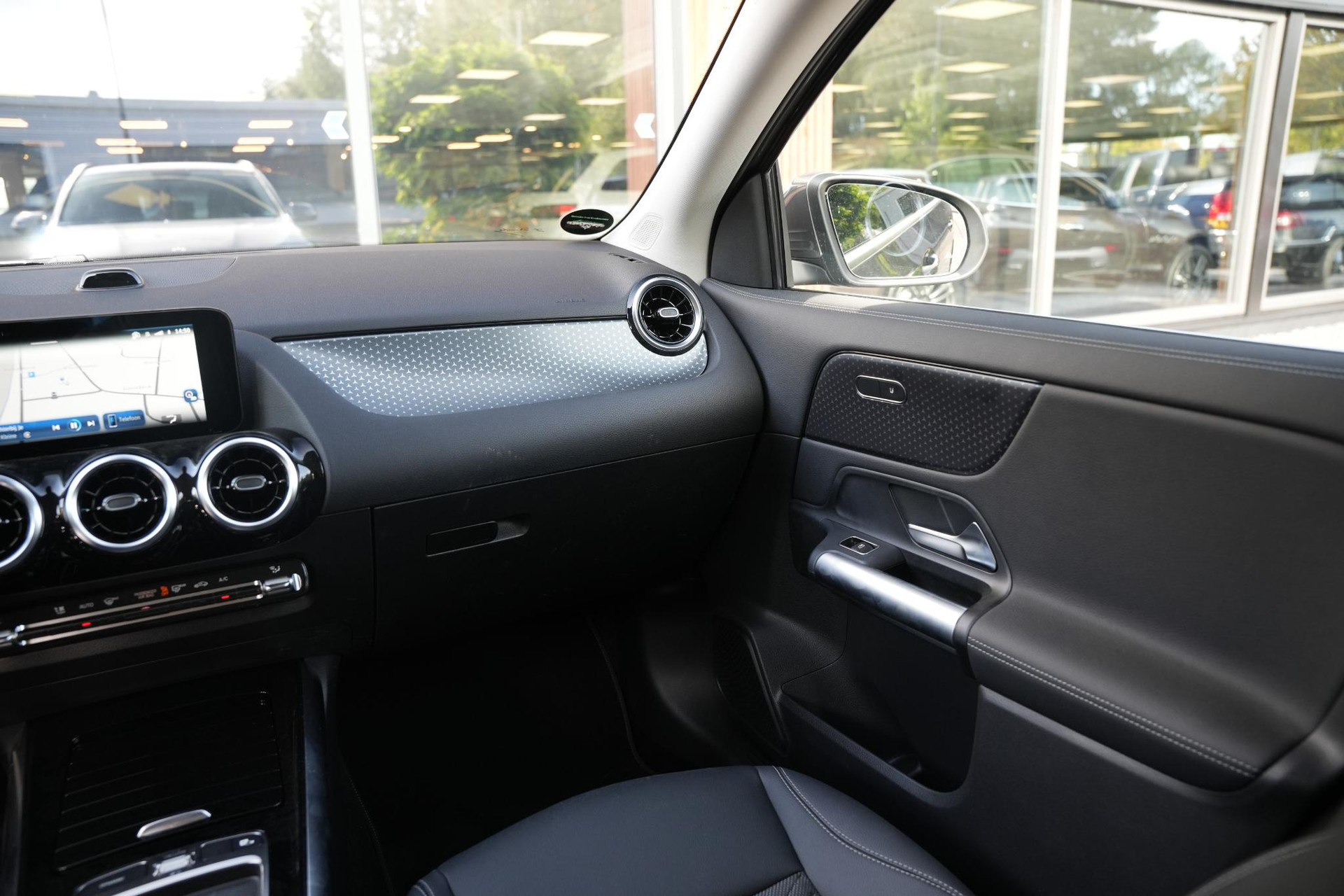 Mercedes-Benz GLA 180 Business Solution Luxury 2026 Mountain gray - metallic finish (787U) 28