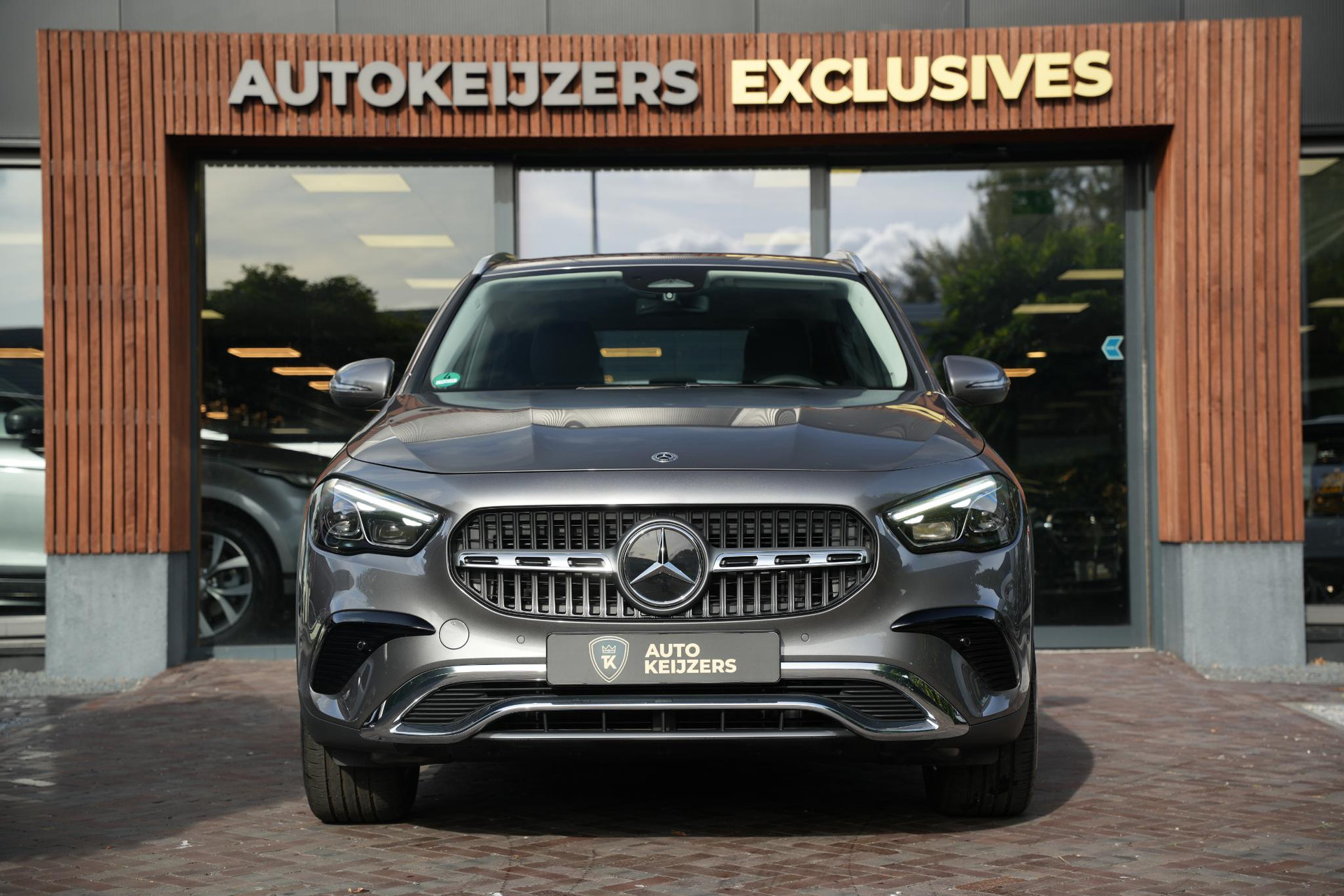 Mercedes-Benz GLA 180 Business Solution Luxury 2026 Mountain gray - metallic finish (787U) 3