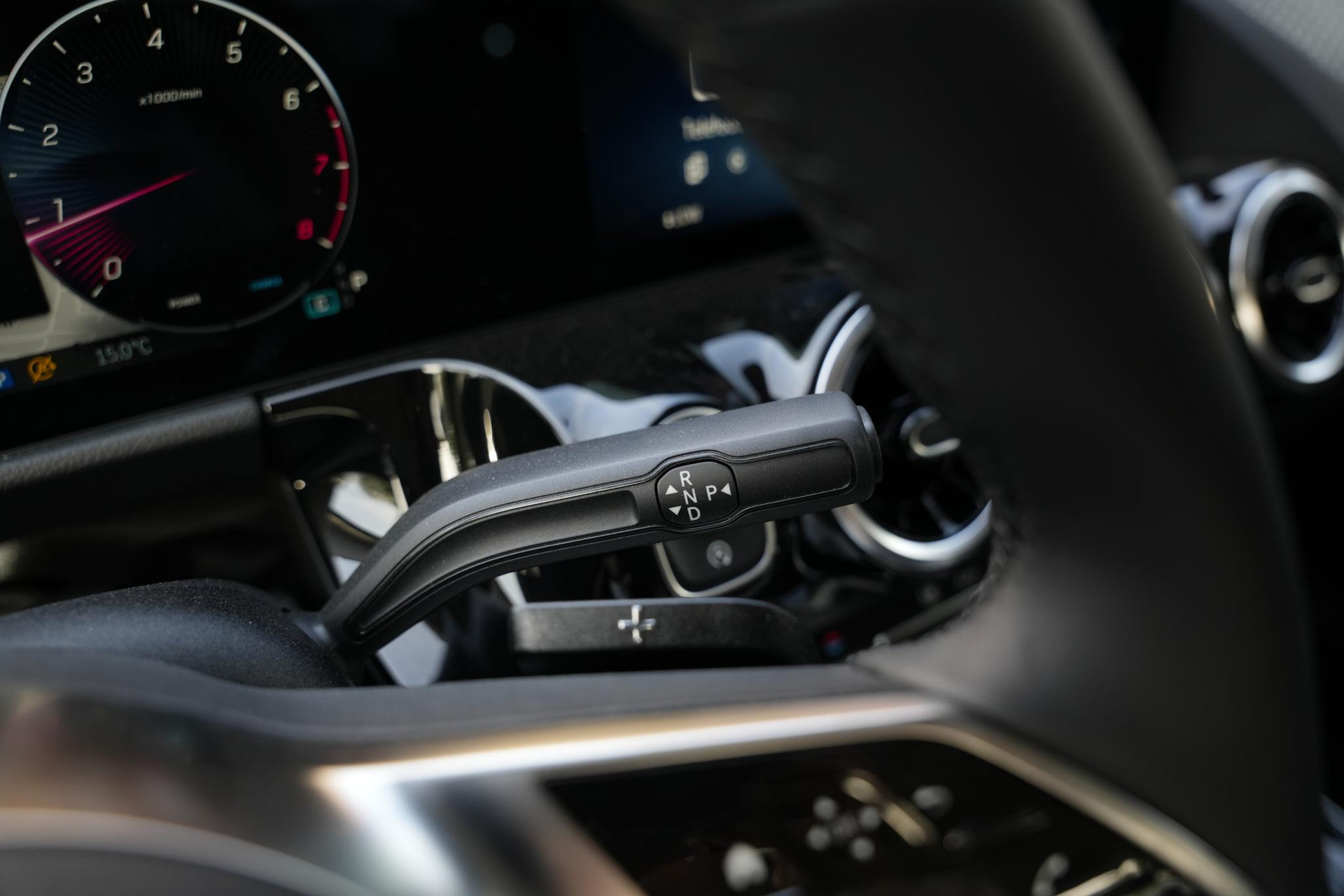 Mercedes-Benz GLA 180 Business Solution Luxury 2026 Mountain gray - metallic finish (787U) 34