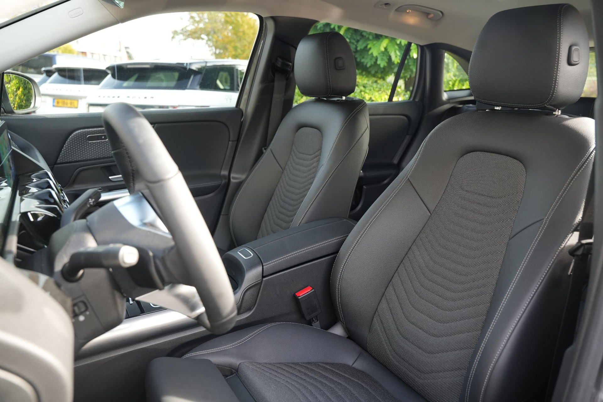 Mercedes-Benz GLA 180 Business Solution Luxury 2026 Mountain gray - metallic finish (787U) 4