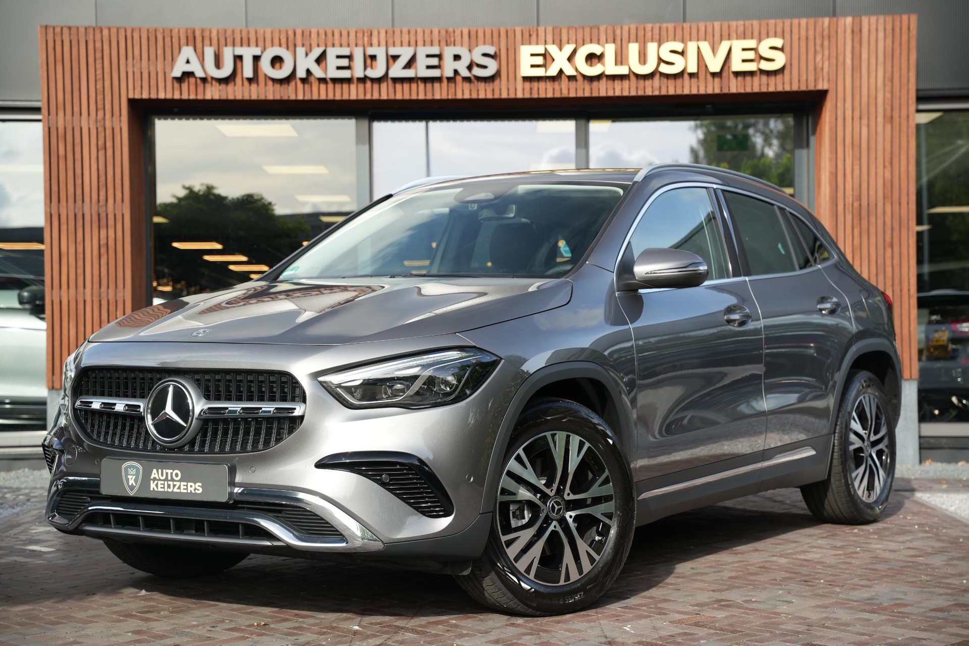 Mercedes-Benz GLA 180 Business Solution Luxury 2026 Mountain gray - metallic finish (787U) 5