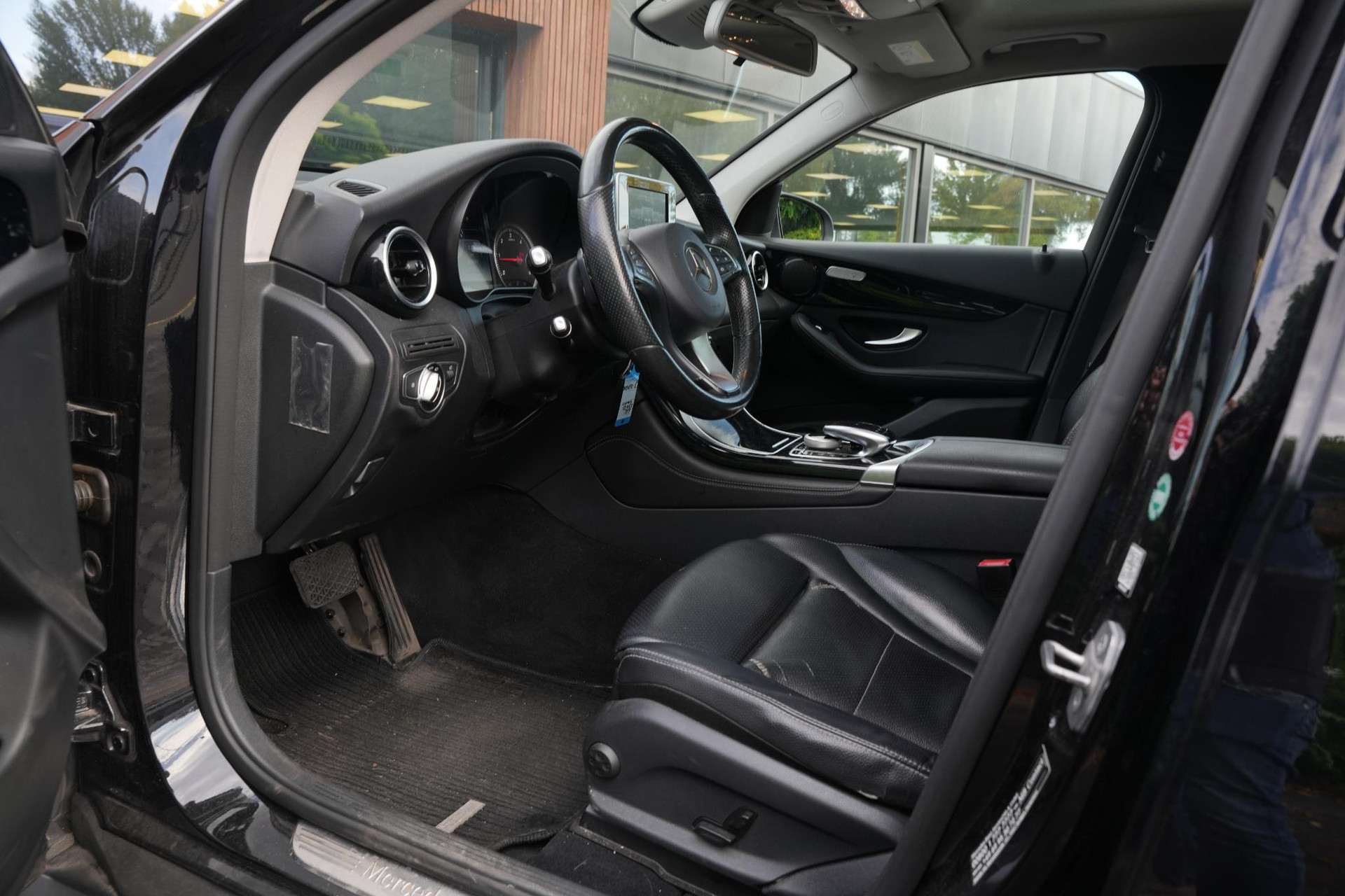 Mercedes-Benz GLC 250 d 4MATIC Prestige 2016 BLACK (040U) 4