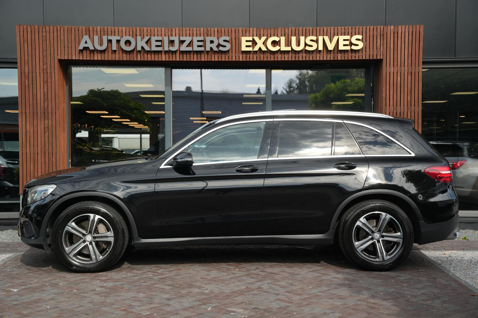 Mercedes-Benz GLC 250 d 4MATIC Prestige 2016 BLACK (040U) 5
