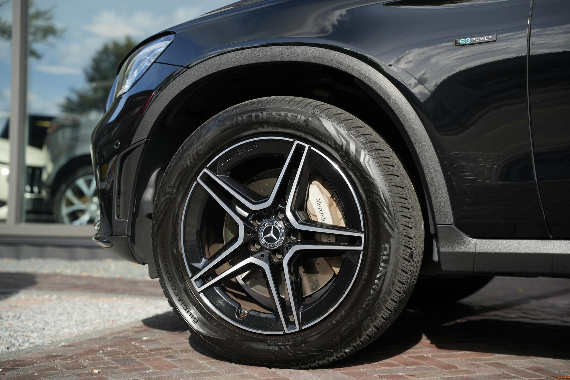 Mercedes-Benz GLC 300e 4MATIC Premium Plus 2021 Black - standard finish (040U) 10