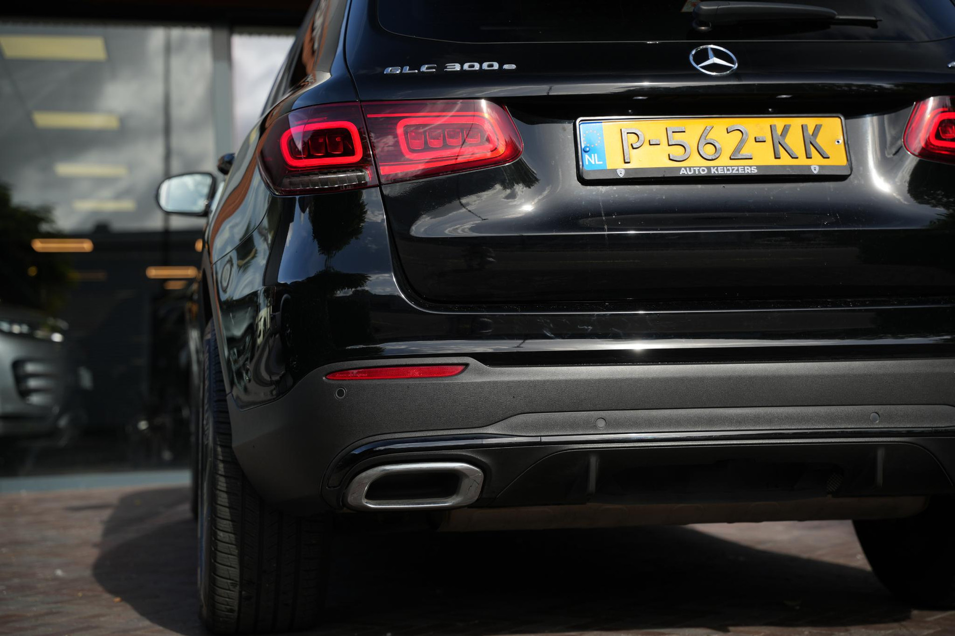 Mercedes-Benz GLC 300e 4MATIC Premium Plus 2021 Black - standard finish (040U) 22