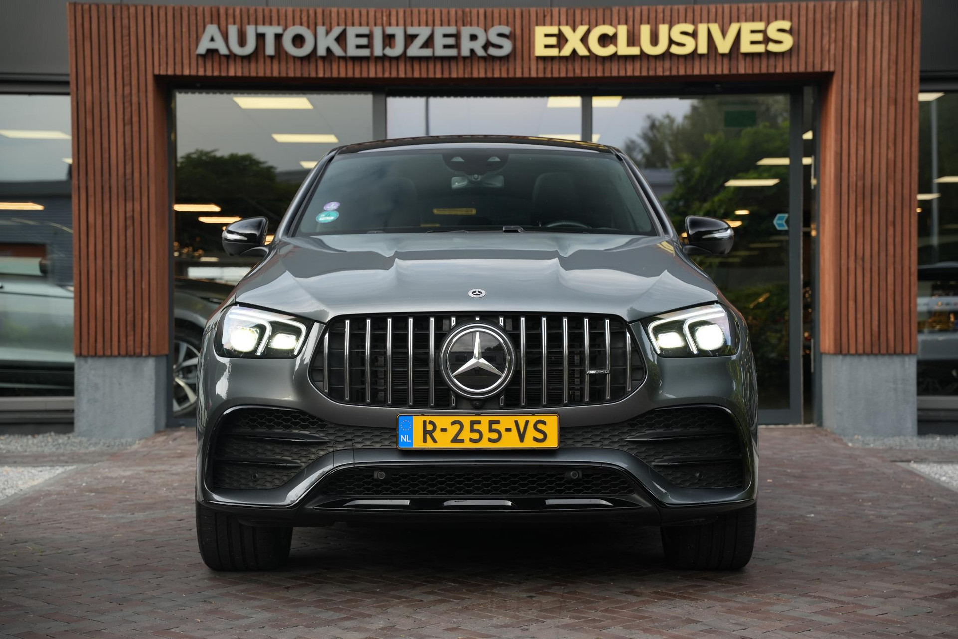 Mercedes-Benz GLE Coupé AMG 53 4MATIC+ Ultimate 2022 SELENITE GRAY - METALLIC FINISH (992U) 3