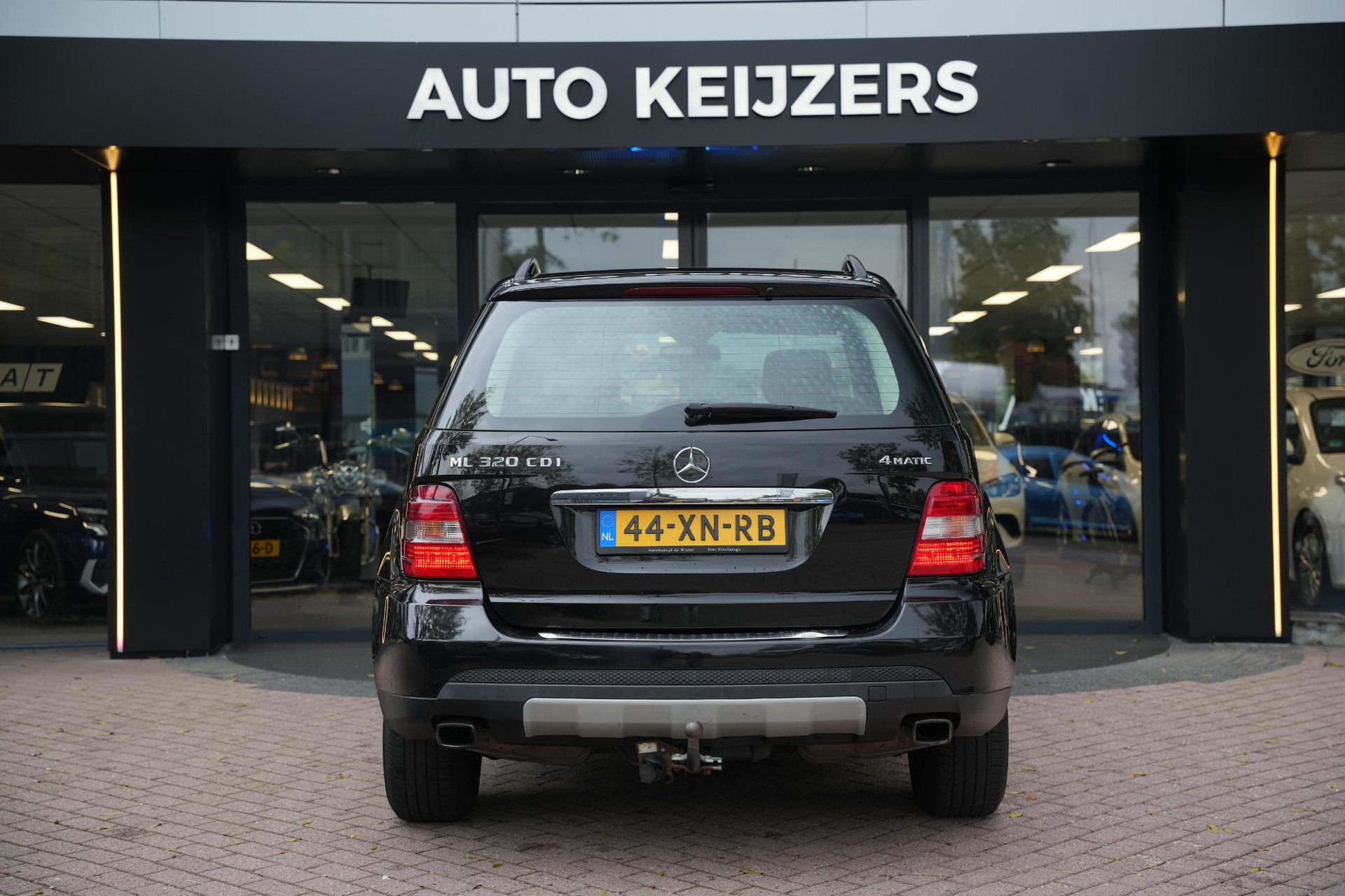 Mercedes-Benz M-Klasse 320 CDI 2007 OBSIDIAN BLACK (197U) 11