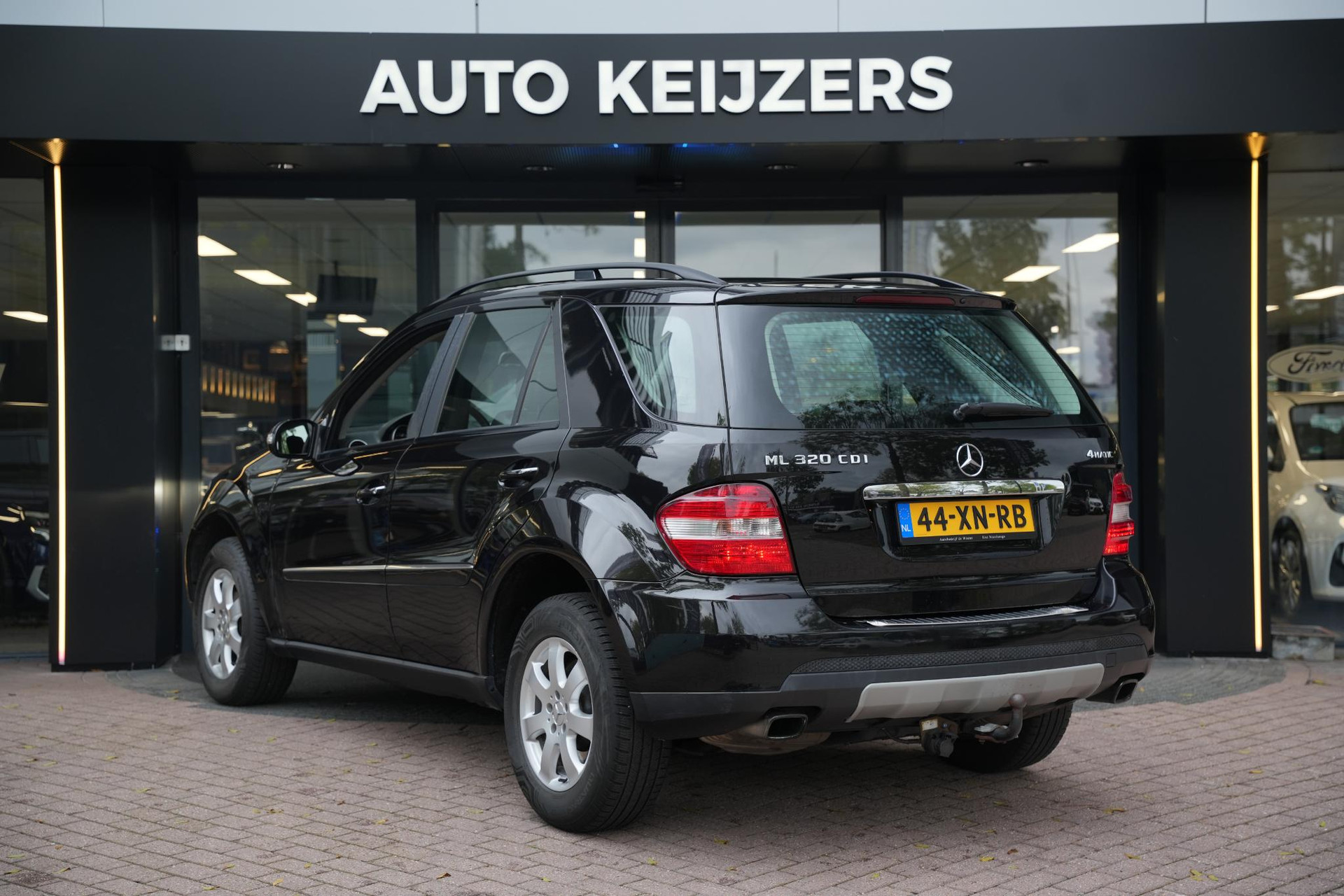 Mercedes-Benz M-Klasse 320 CDI 2007 OBSIDIAN BLACK (197U) 3