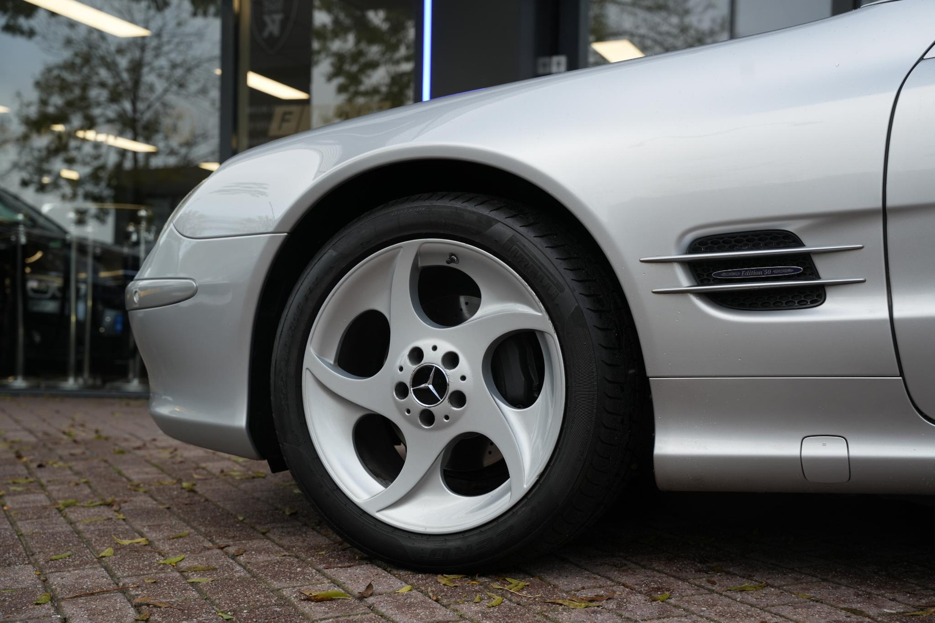 Mercedes-Benz SL-Klasse 350 2005 SILVER ARROW - METALLIC PAINT (777U) 10