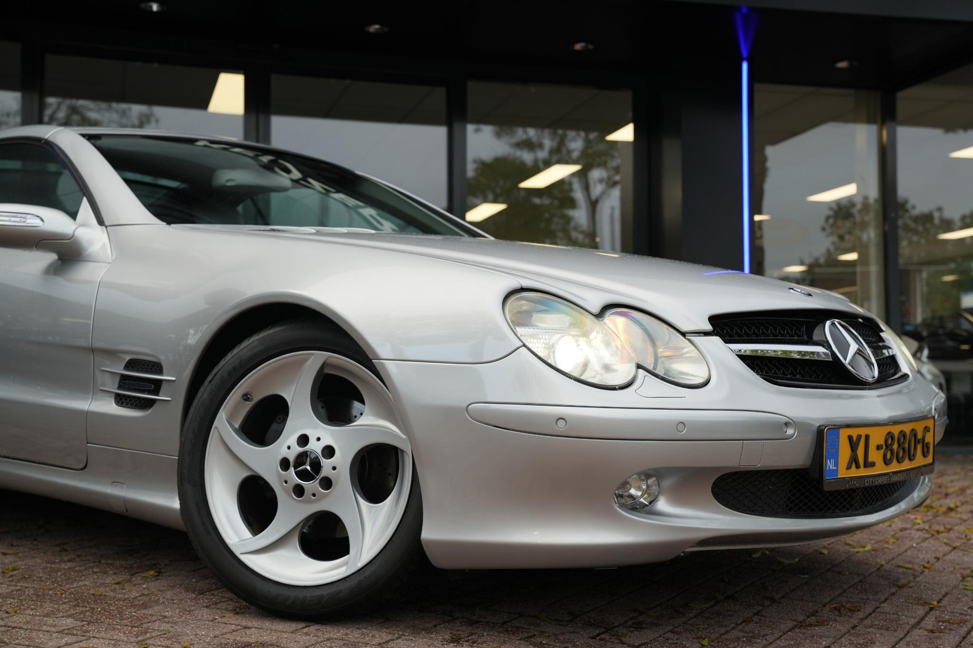 Mercedes-Benz SL-Klasse 350 2005 SILVER ARROW - METALLIC PAINT (777U) 13