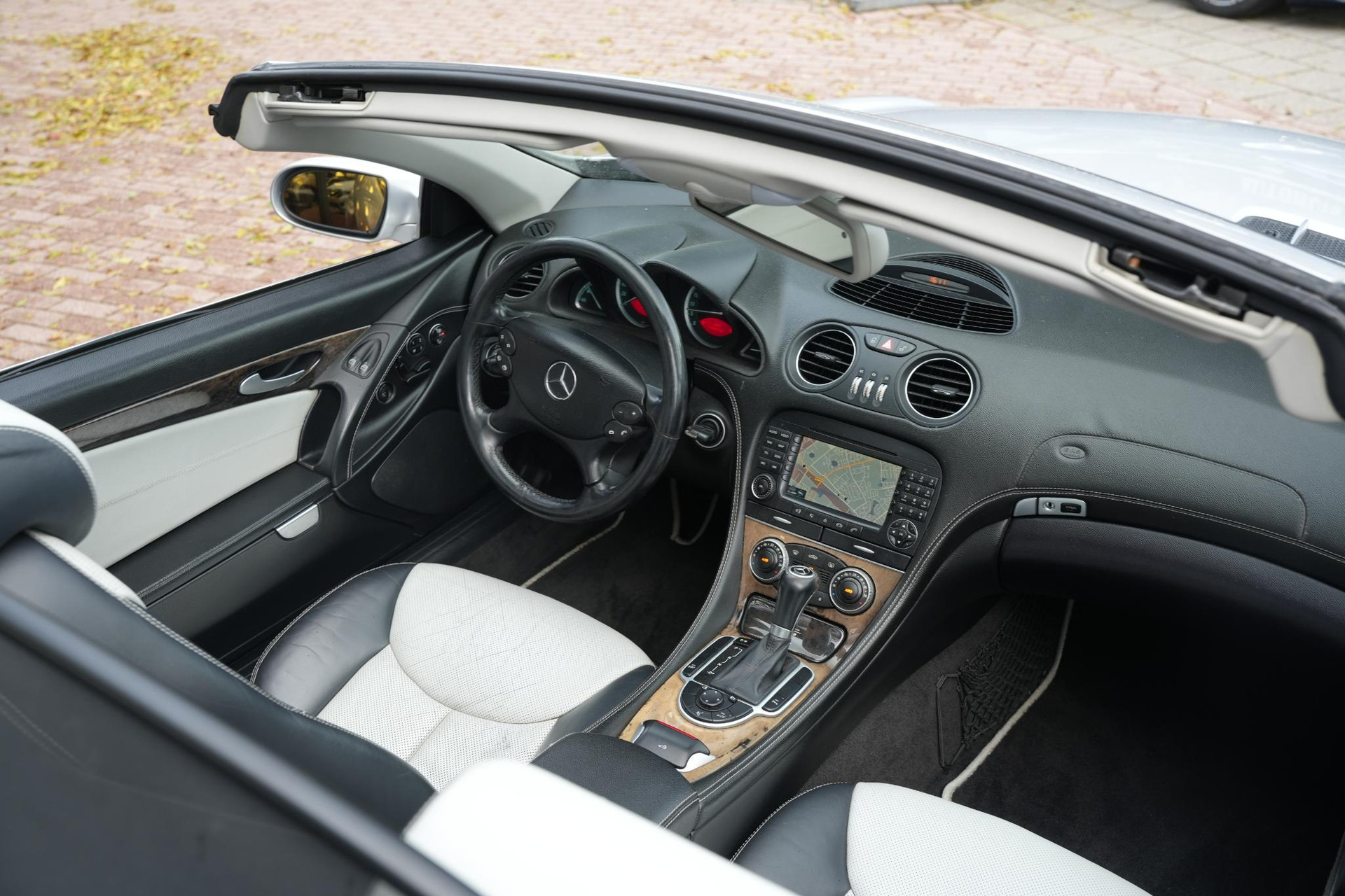 Mercedes-Benz SL-Klasse 350 2005 SILVER ARROW - METALLIC PAINT (777U) 14