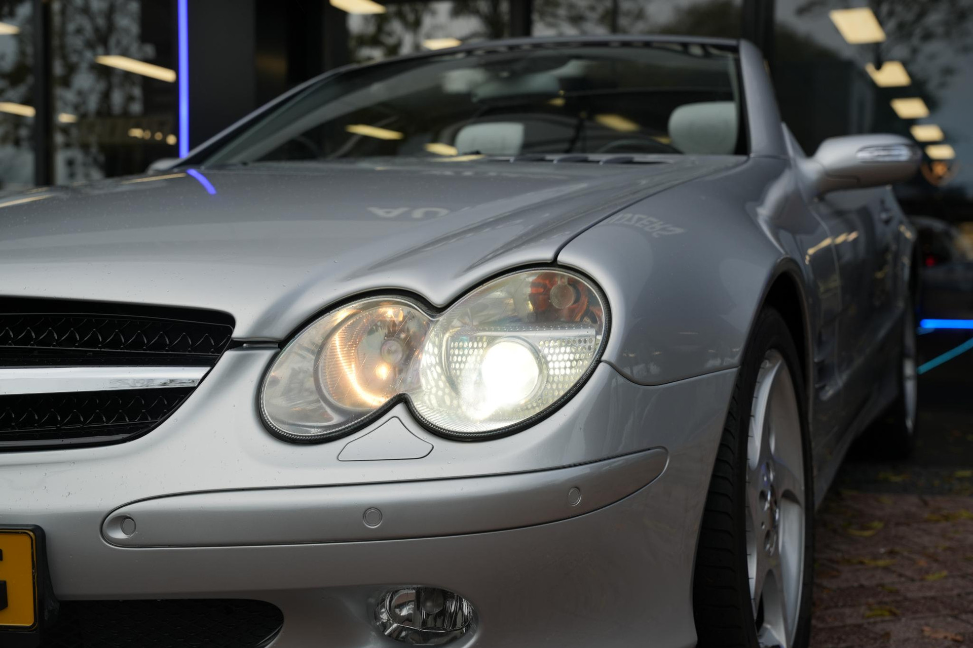 Mercedes-Benz SL-Klasse 350 2005 SILVER ARROW - METALLIC PAINT (777U) 17
