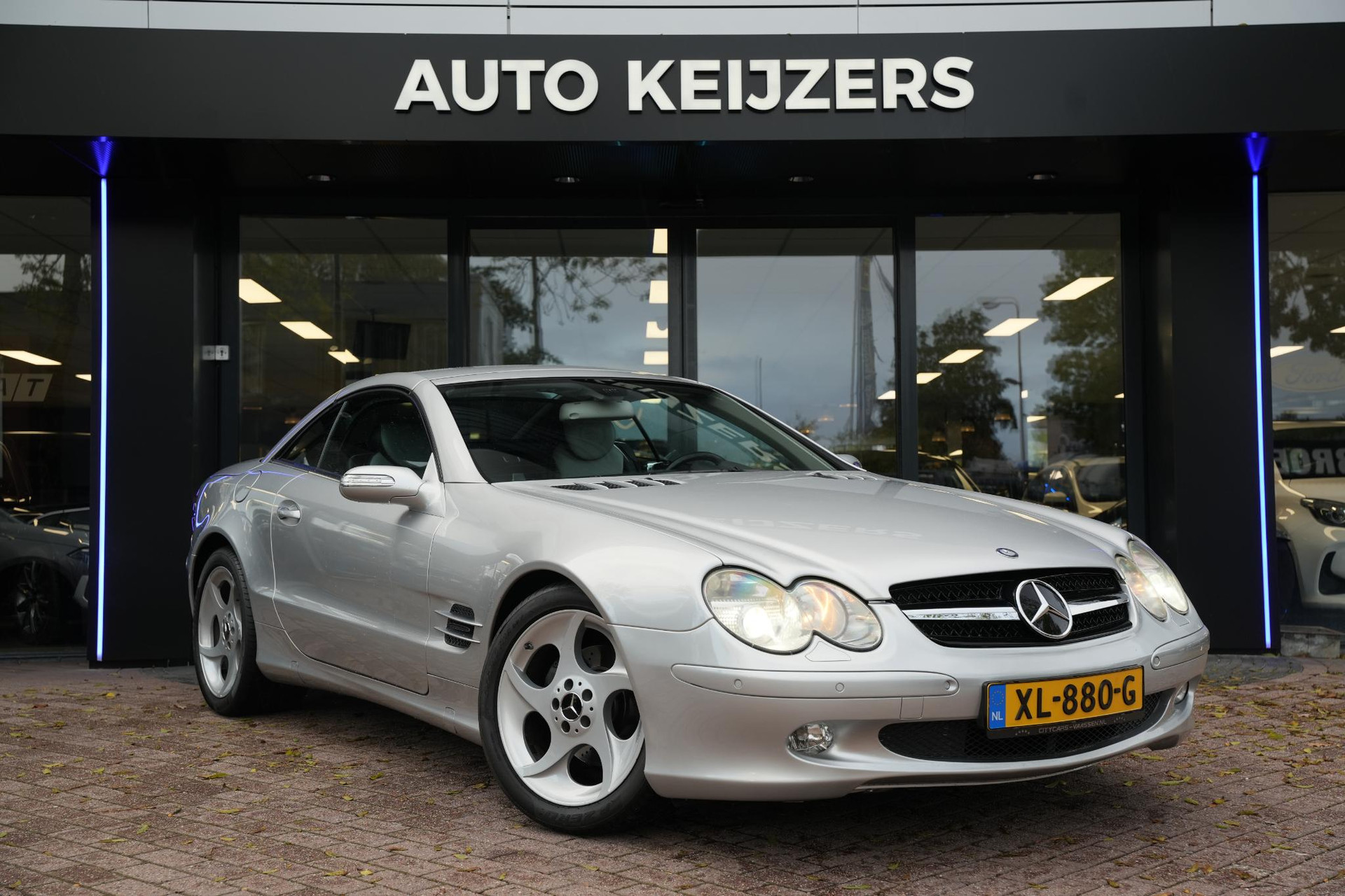 Mercedes-Benz SL-Klasse 350 2005 SILVER ARROW - METALLIC PAINT (777U) 3