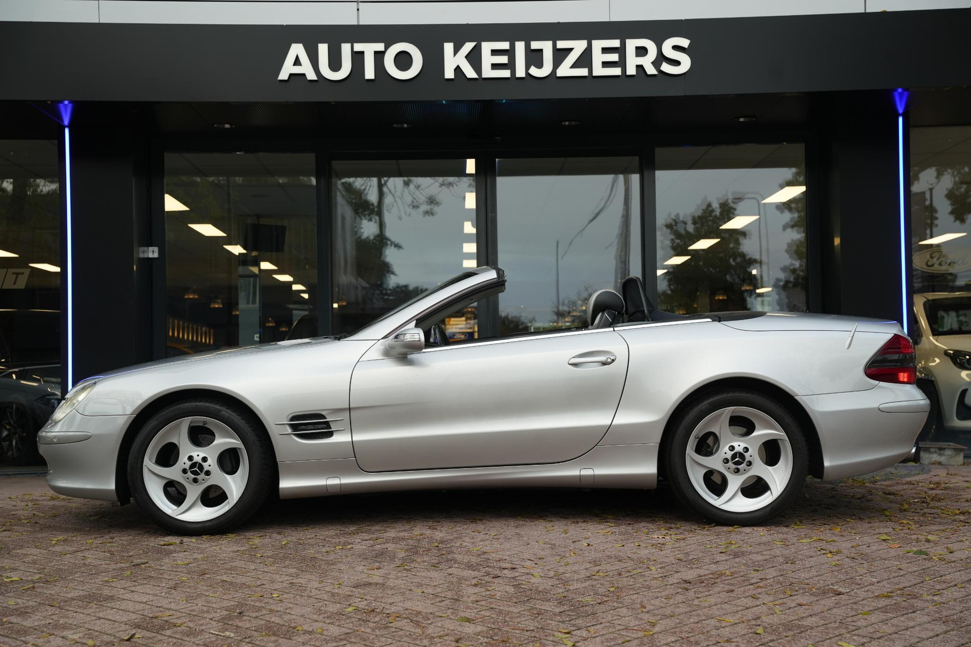 Mercedes-Benz SL-Klasse 350 2005 SILVER ARROW - METALLIC PAINT (777U) 9