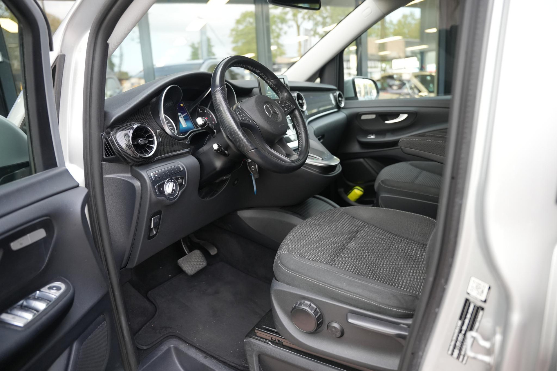 Mercedes-Benz V-Klasse 220d Lang DC 2021 Zilver 24