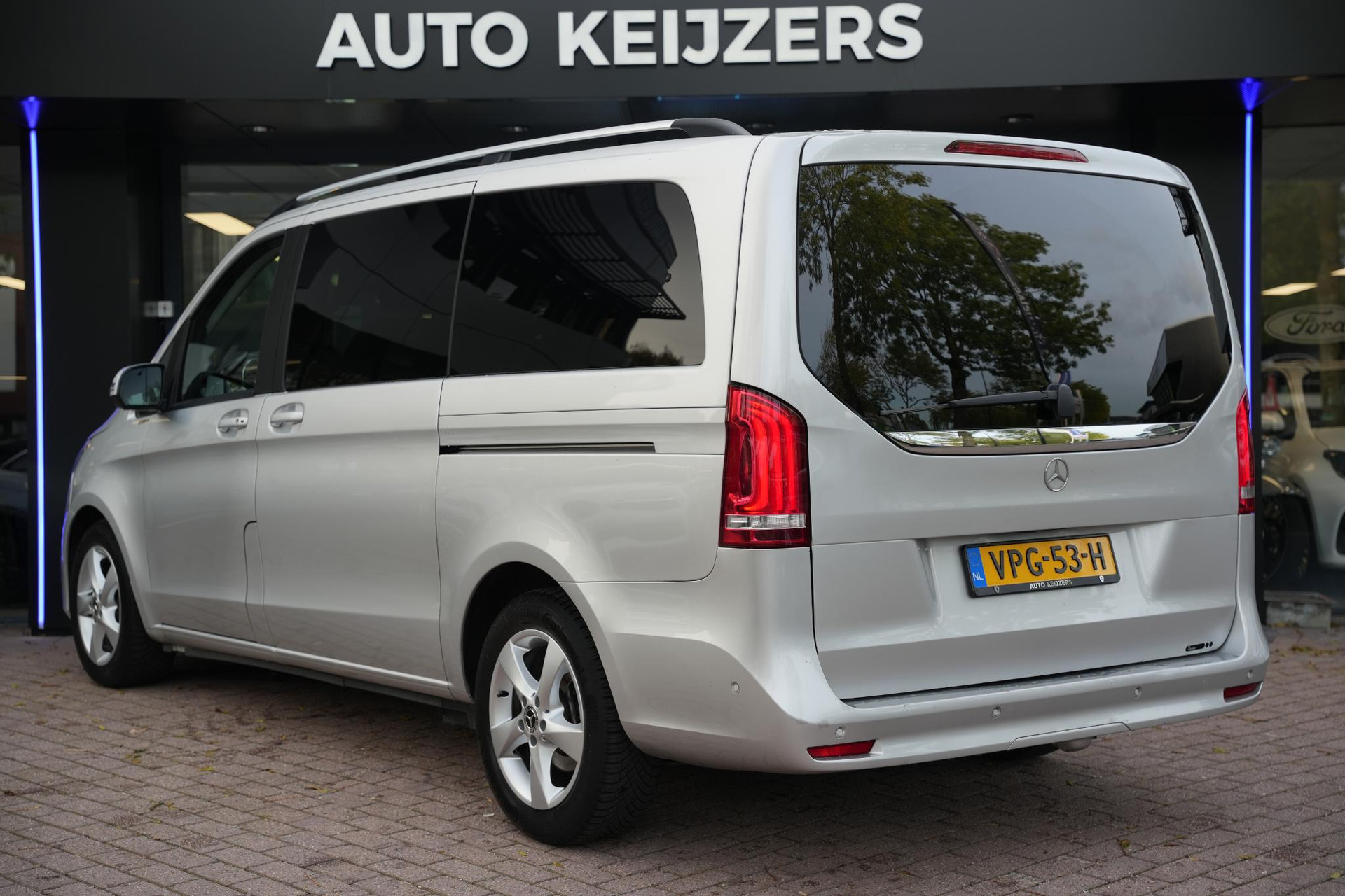 Mercedes-Benz V-Klasse 220d Lang DC 2021 Zilver 3