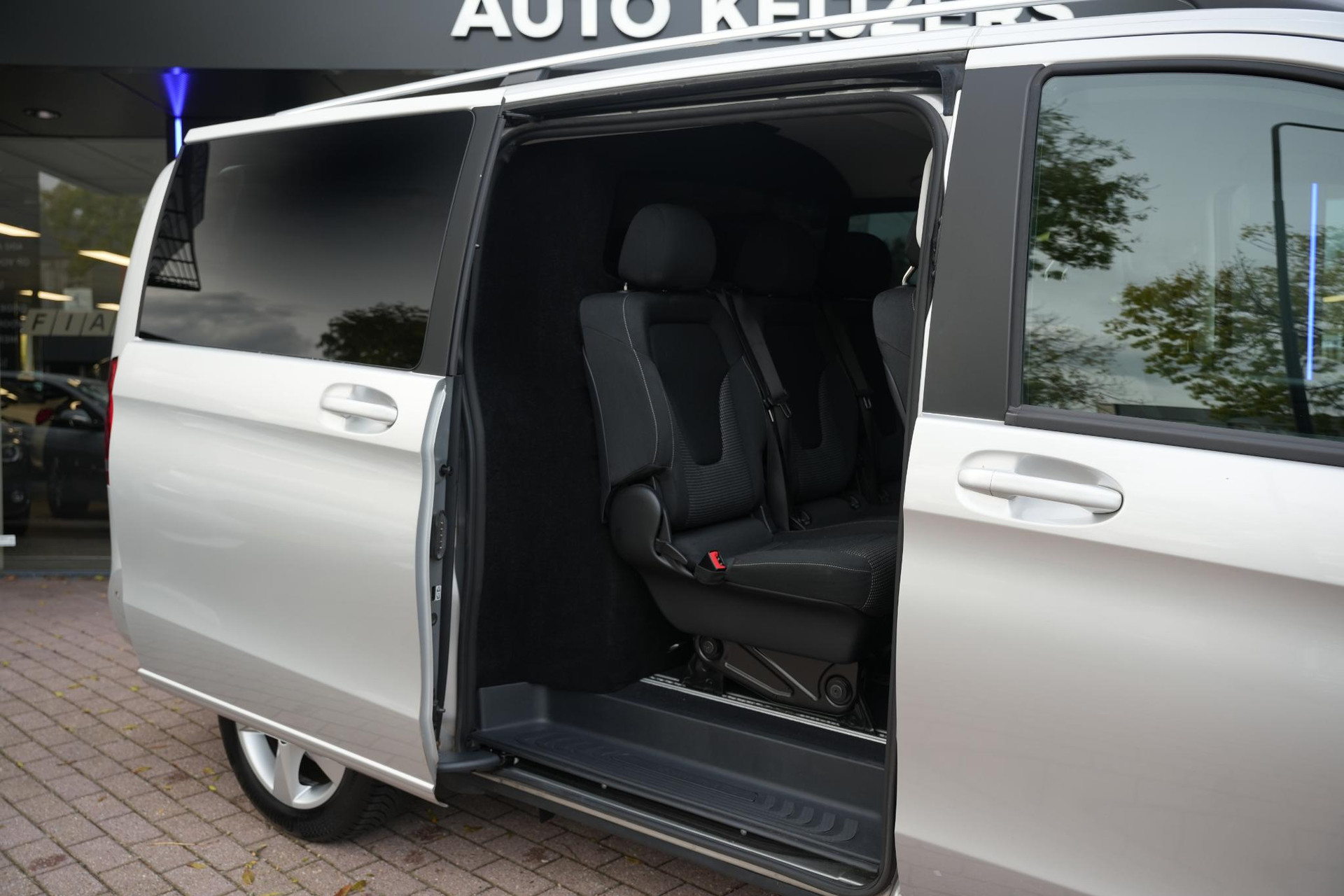 Mercedes-Benz V-Klasse 220d Lang DC 2021 Zilver 8