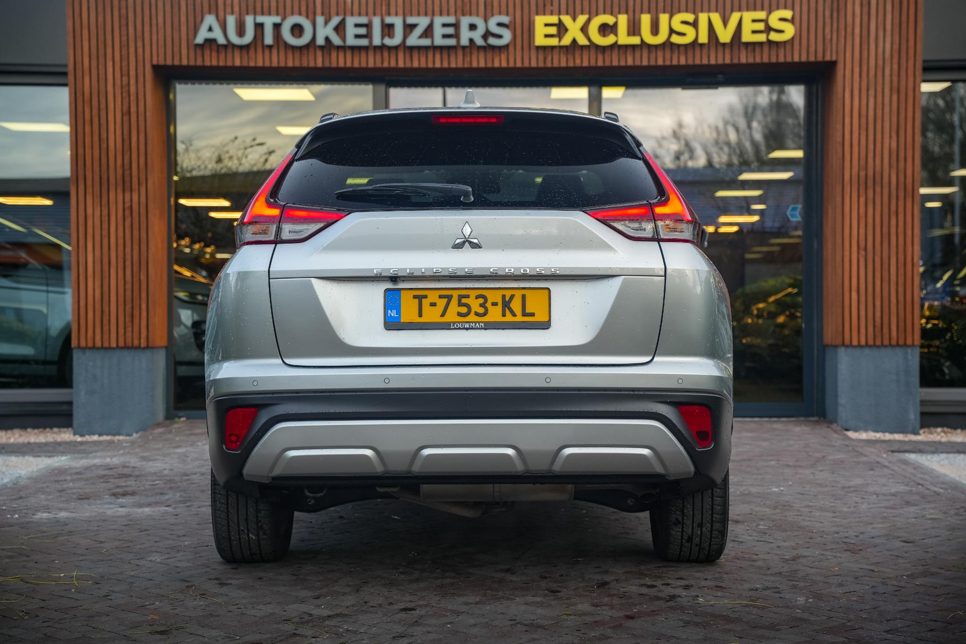 Mitsubishi Eclipse Cross 2.4 PHEV Intense+ 2023 Sterling silver m 9