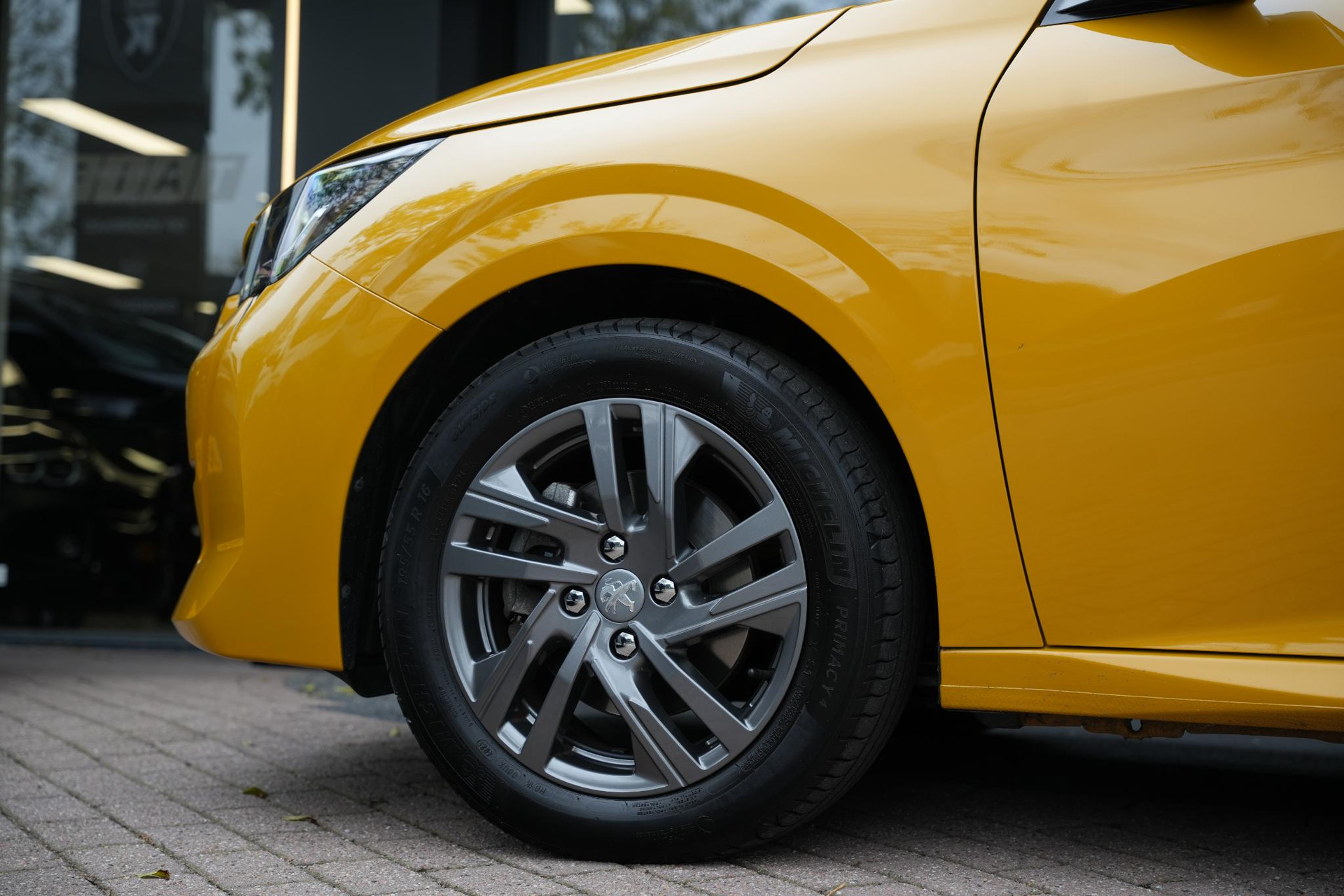 Peugeot 208 1.2 PureTech Allure 2022 FARO YELLOW PAINT (KLT) 11