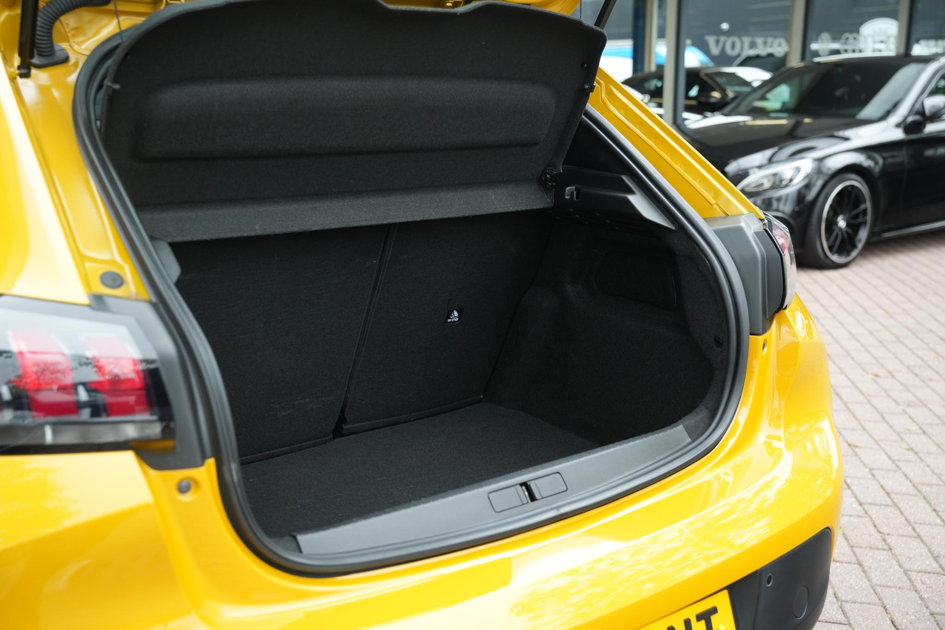 Peugeot 208 1.2 PureTech Allure 2022 FARO YELLOW PAINT (KLT) 14