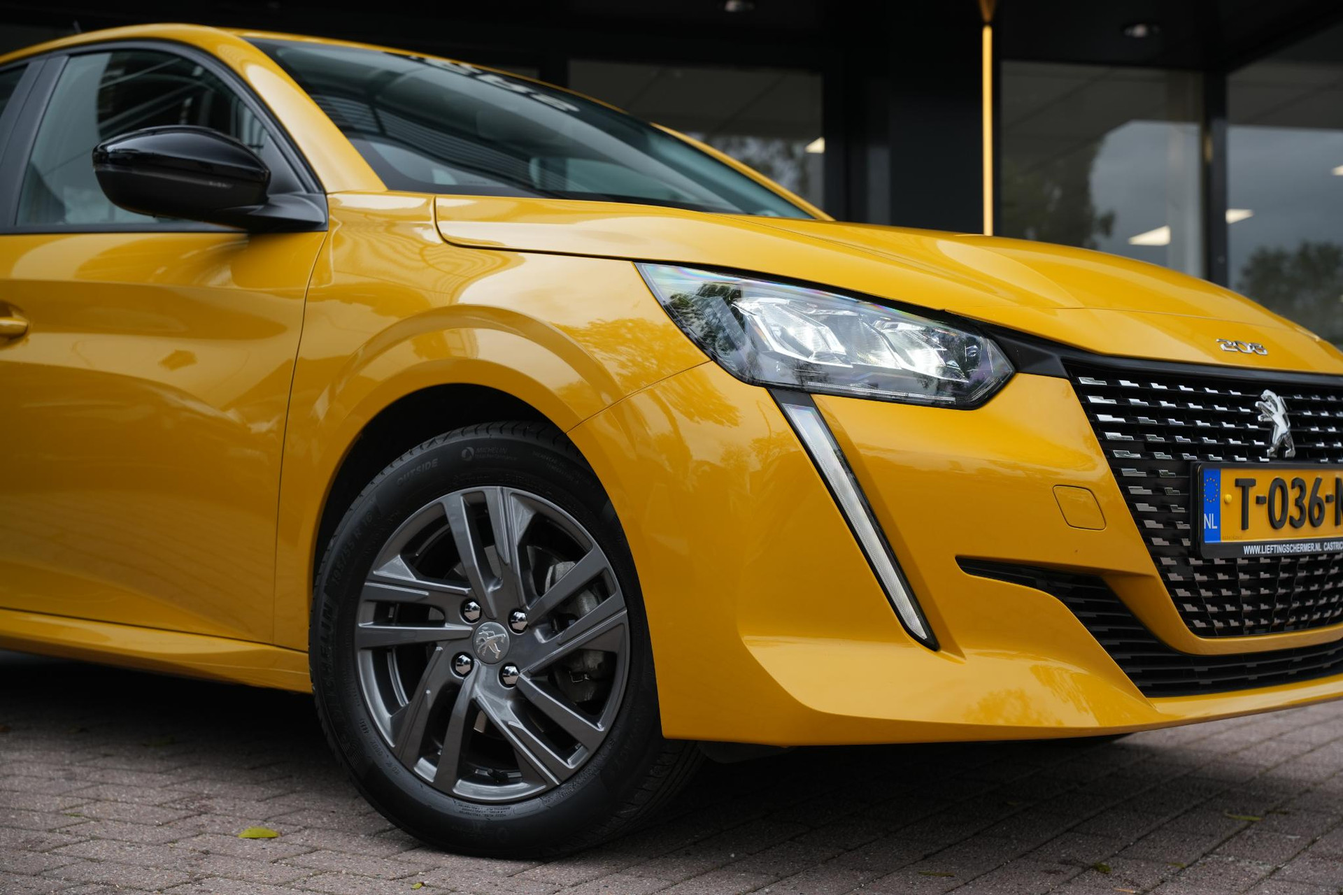 Peugeot 208 1.2 PureTech Allure 2022 FARO YELLOW PAINT (KLT) 15