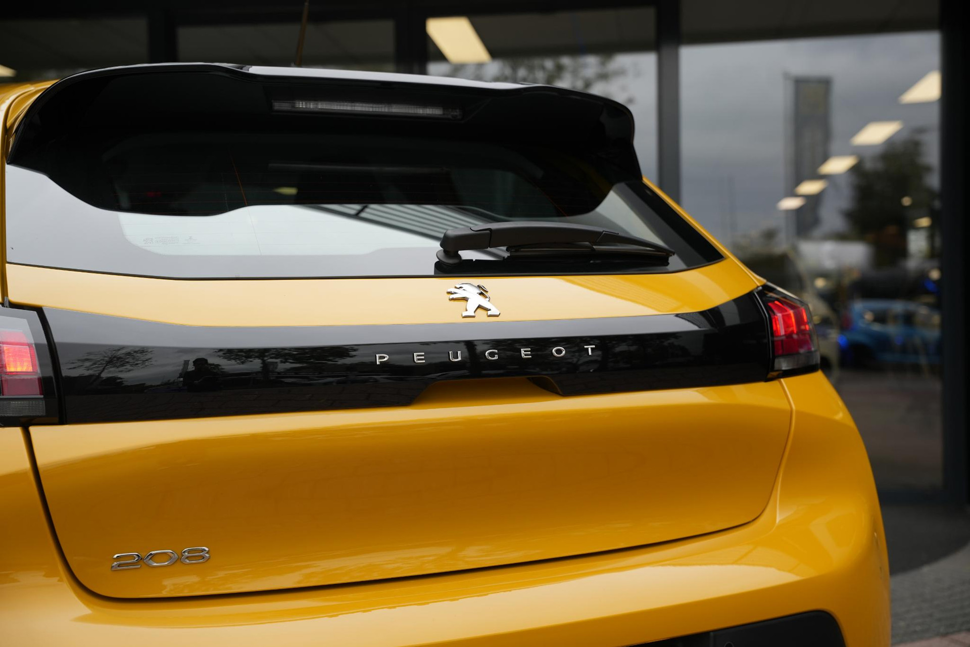 Peugeot 208 1.2 PureTech Allure 2022 FARO YELLOW PAINT (KLT) 20