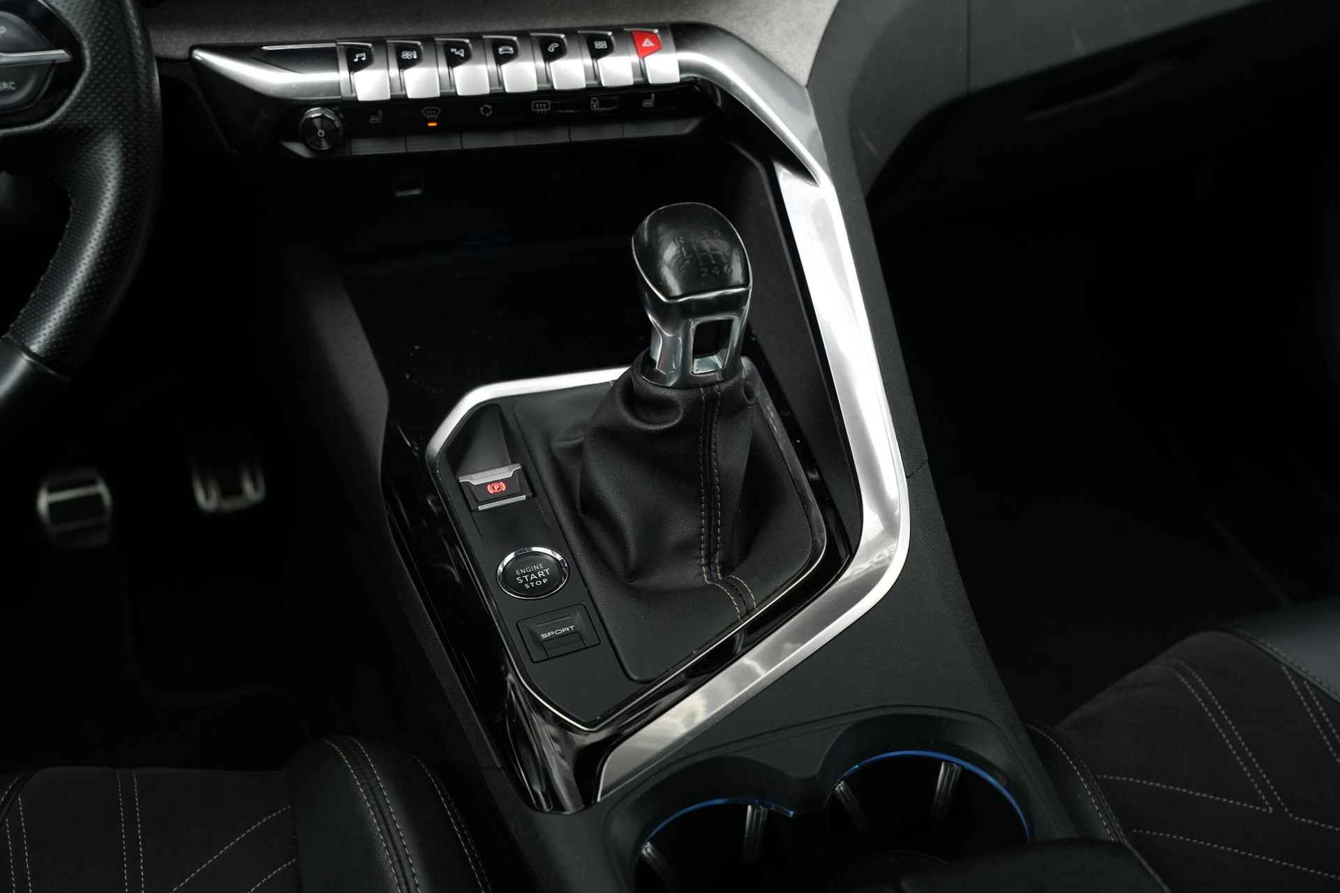 Peugeot 3008 1.2 PureTech GT 2021 Gris artense 28