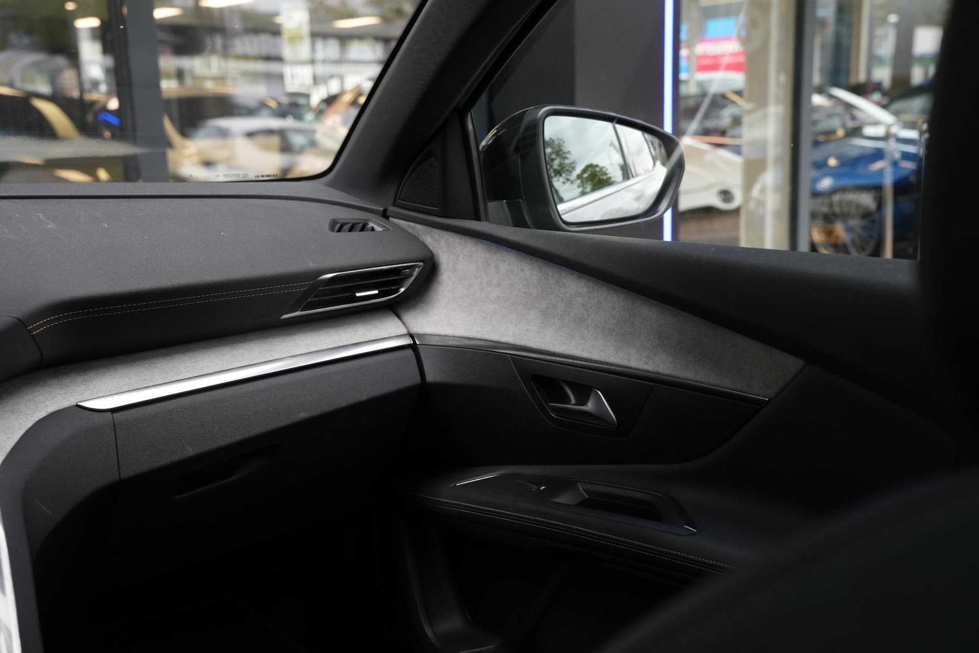 Peugeot 3008 1.2 PureTech GT 2021 Gris artense 29
