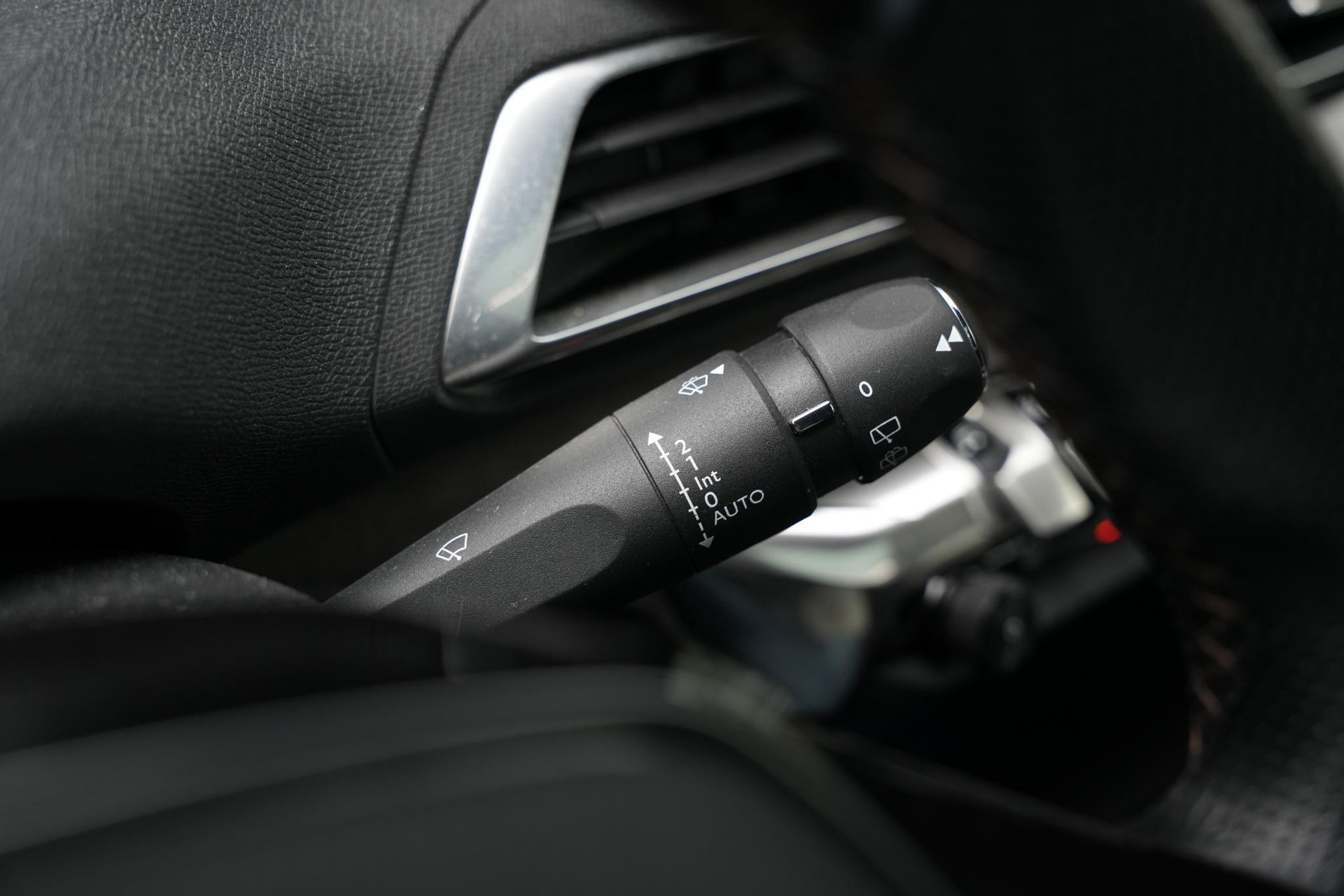 Peugeot 3008 1.2 PureTech GT 2021 Gris artense 34