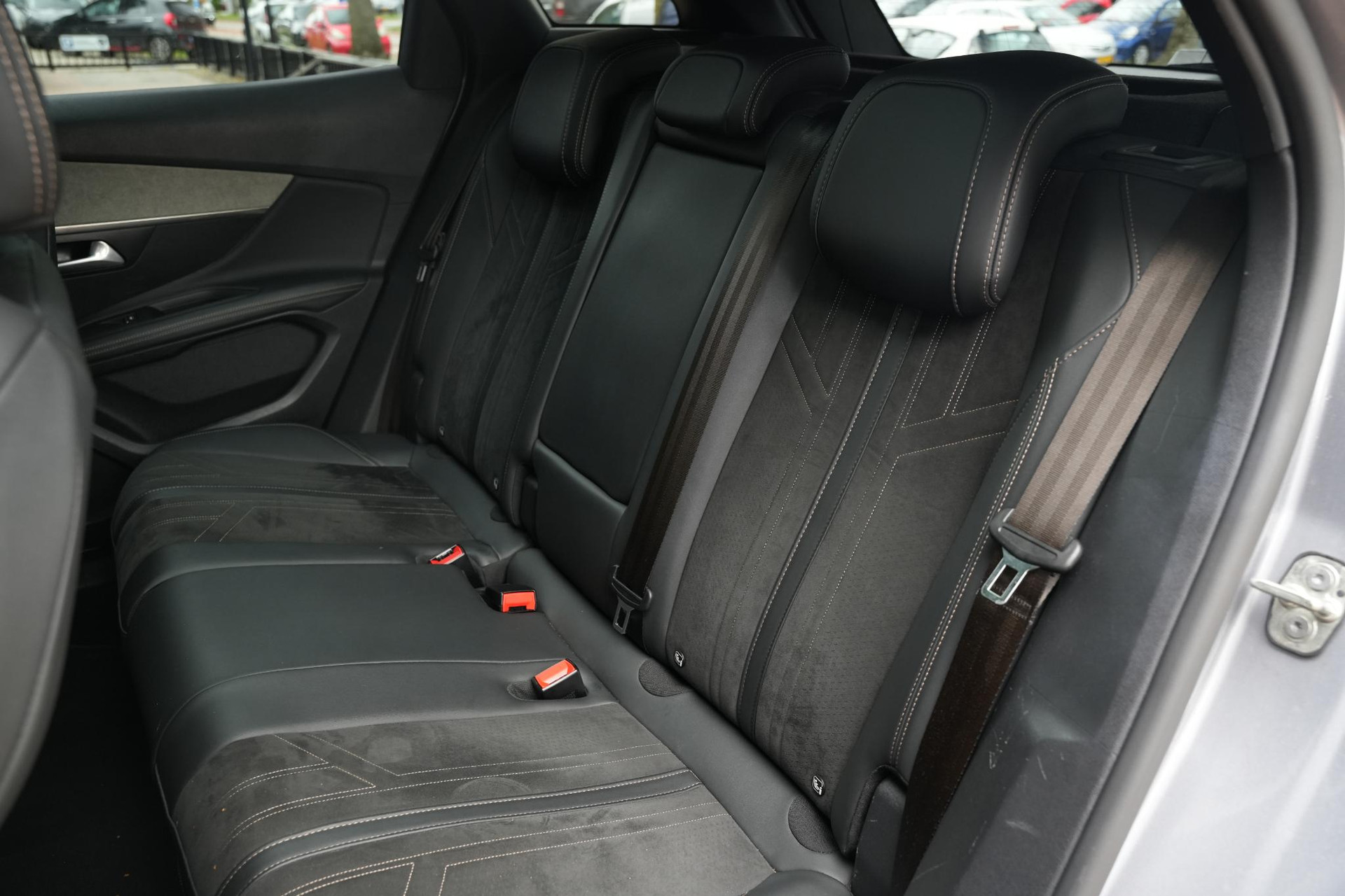 Peugeot 3008 1.2 PureTech GT 2021 Gris artense 8