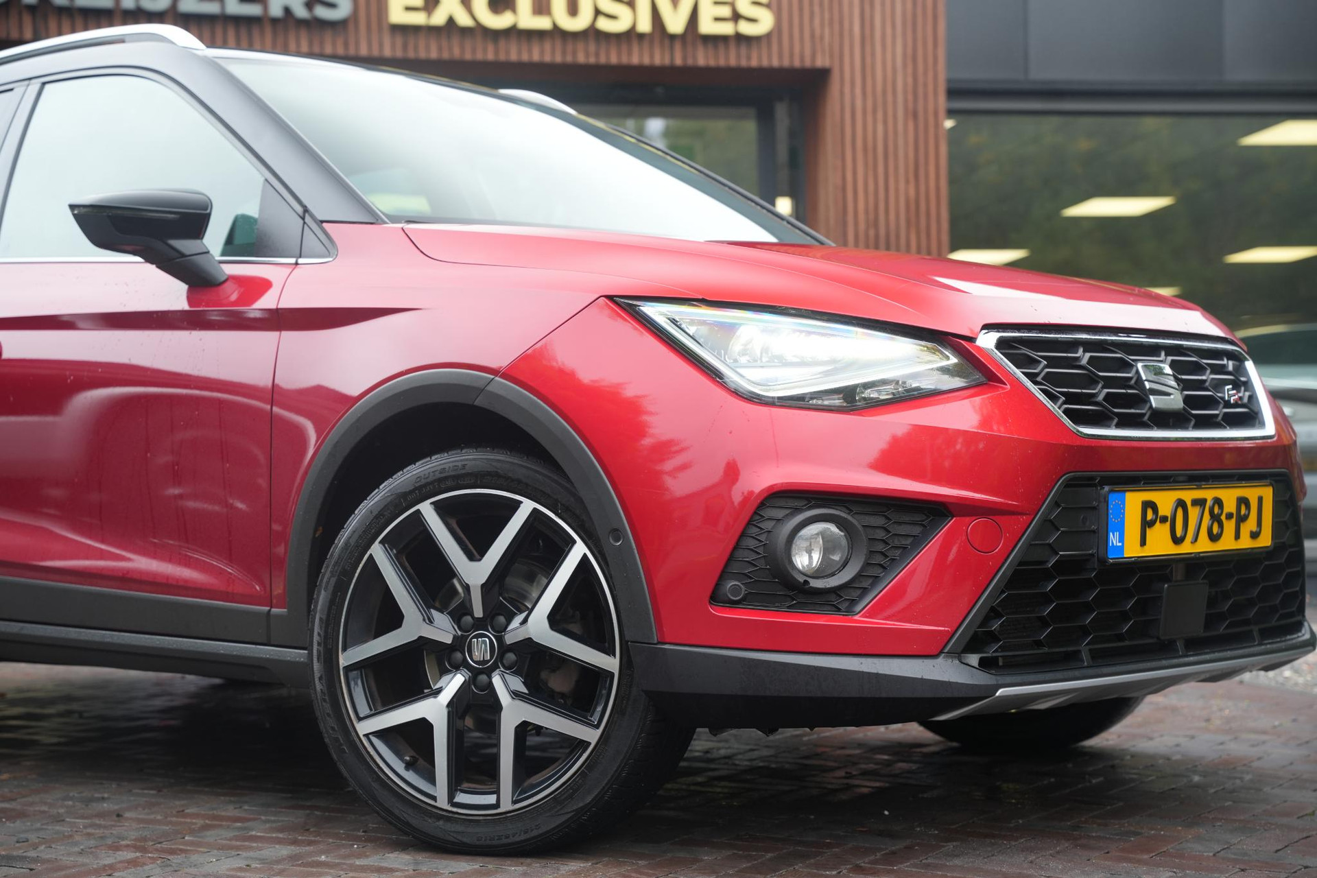 SEAT Arona 1.0 TSI Xcellence Business Intense 2019 Desire red met zwart dak 14