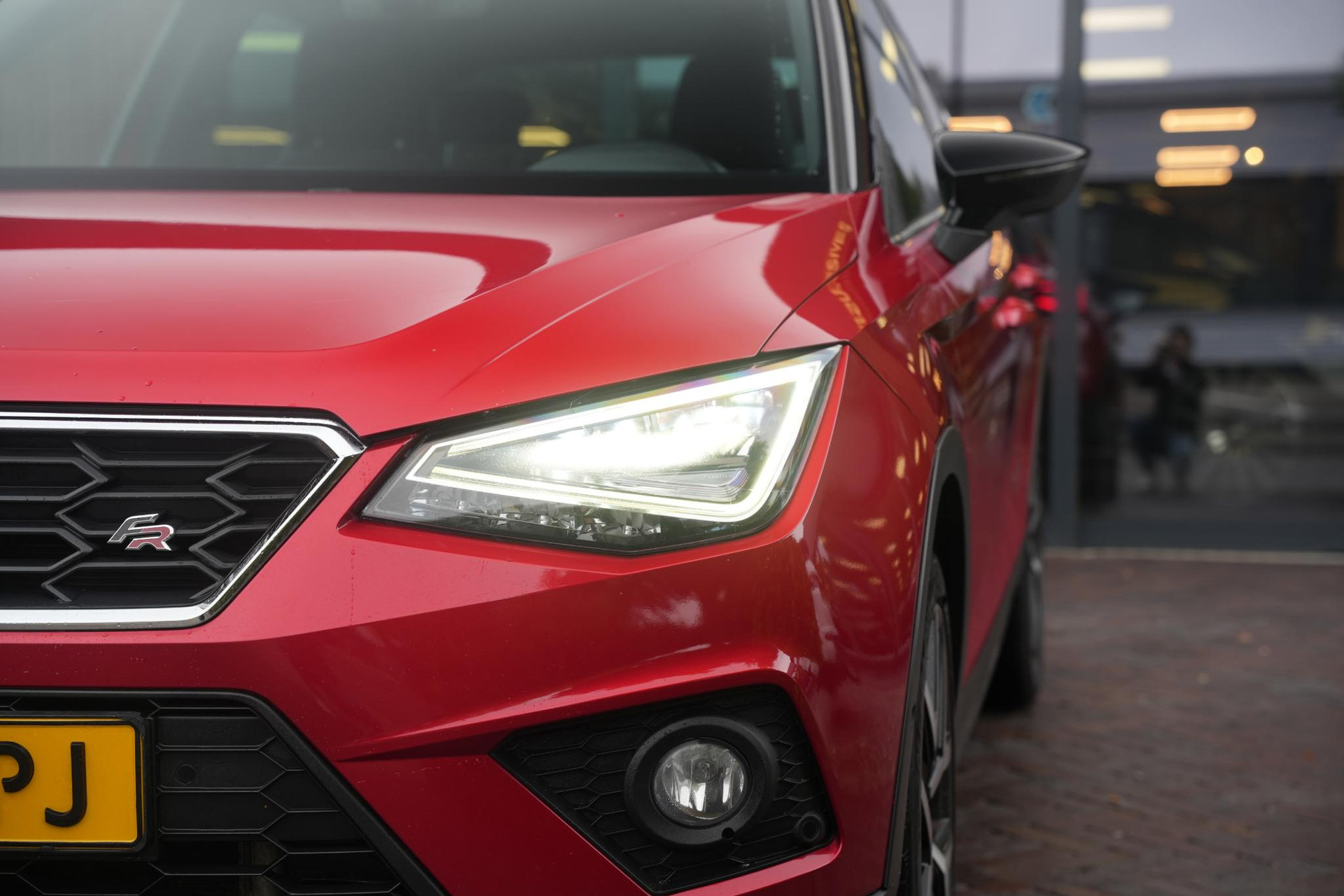 SEAT Arona 1.0 TSI Xcellence Business Intense 2019 Desire red met zwart dak 16